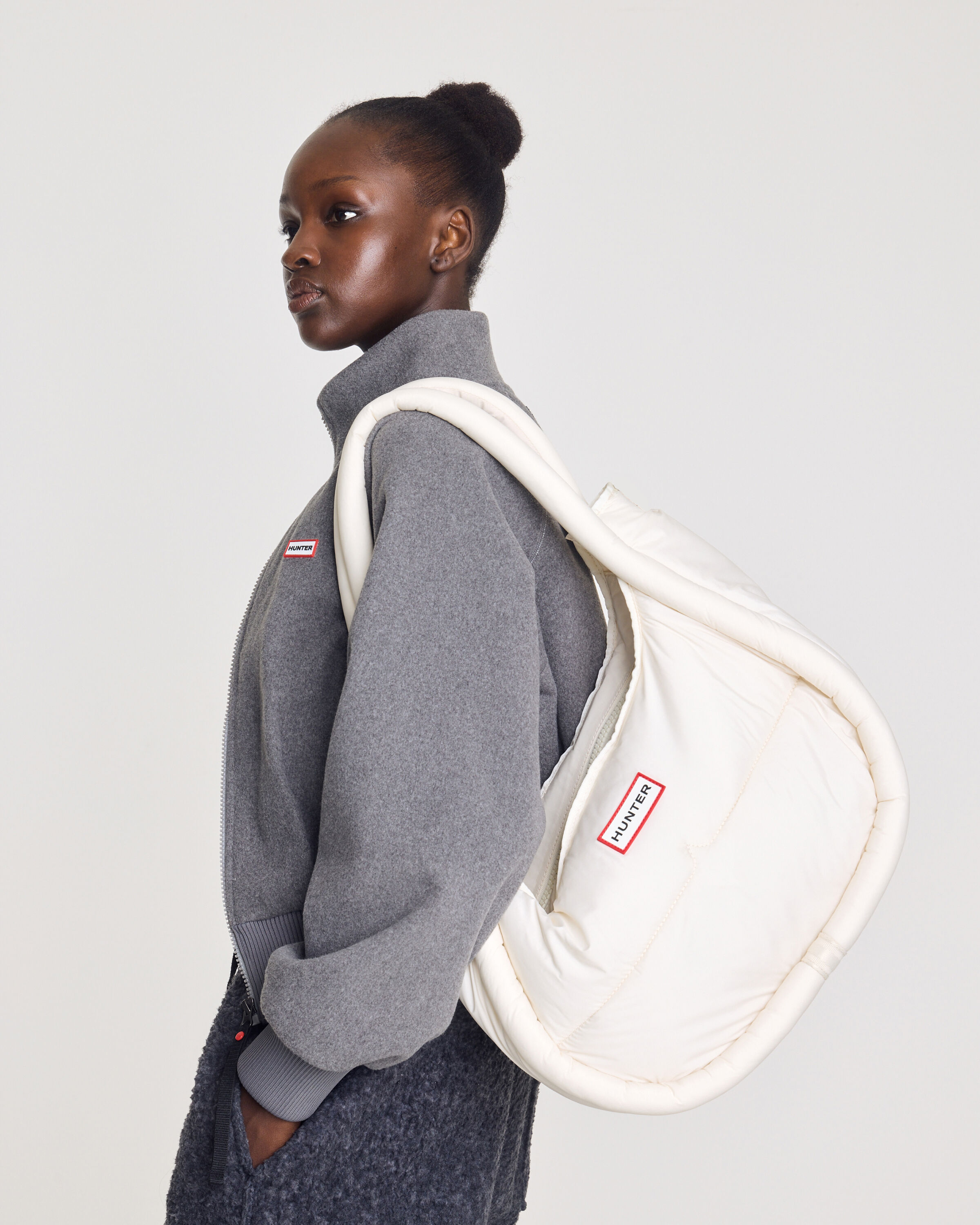 HUNTER「フレイムド パファー ラージ ホーボー」|ショルダー・メッセンジャー|