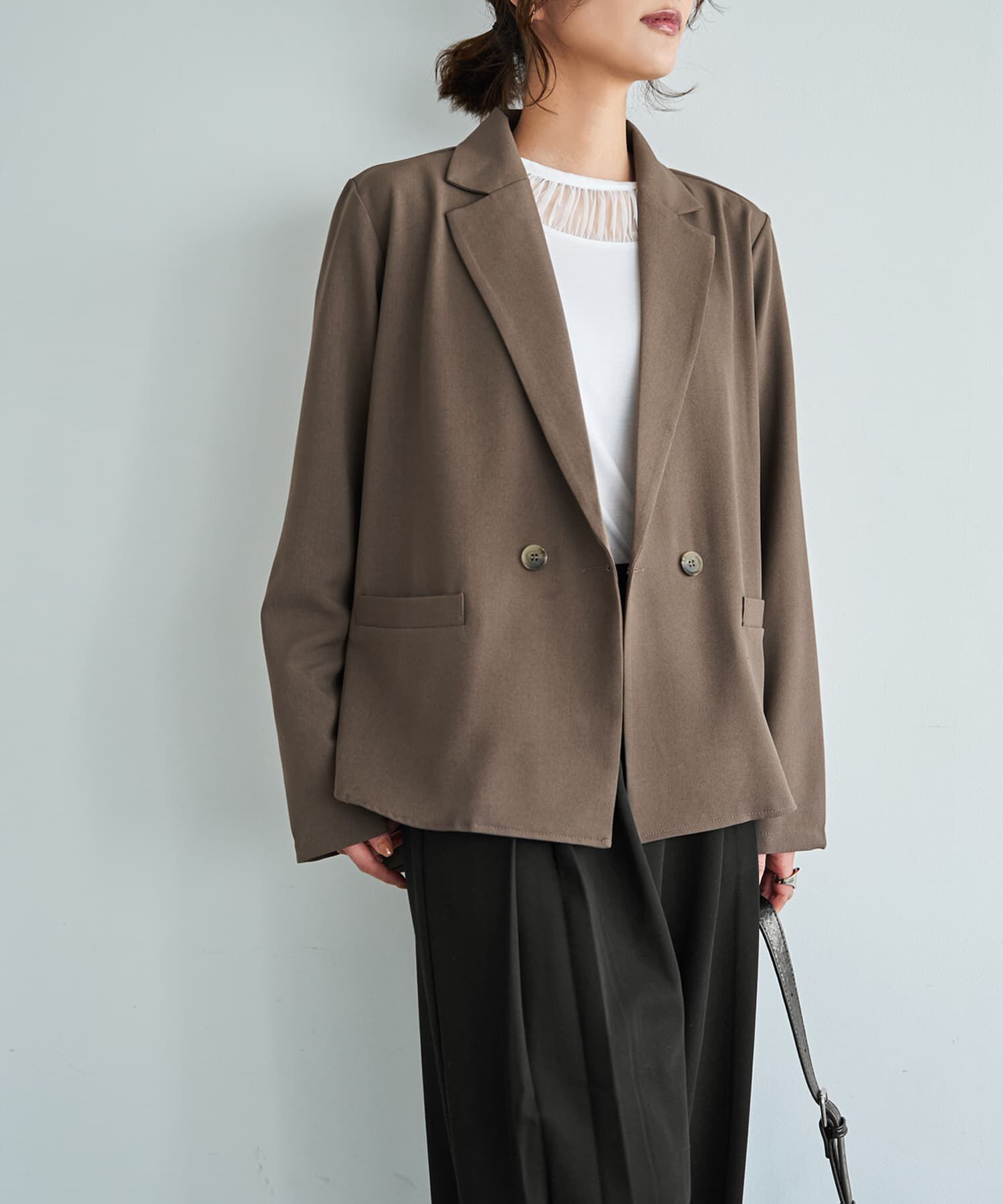 STYLE DELI「ブラウス生地の背面タックしなやかジャケット」|テーラードジャケット|アッシュブラウン