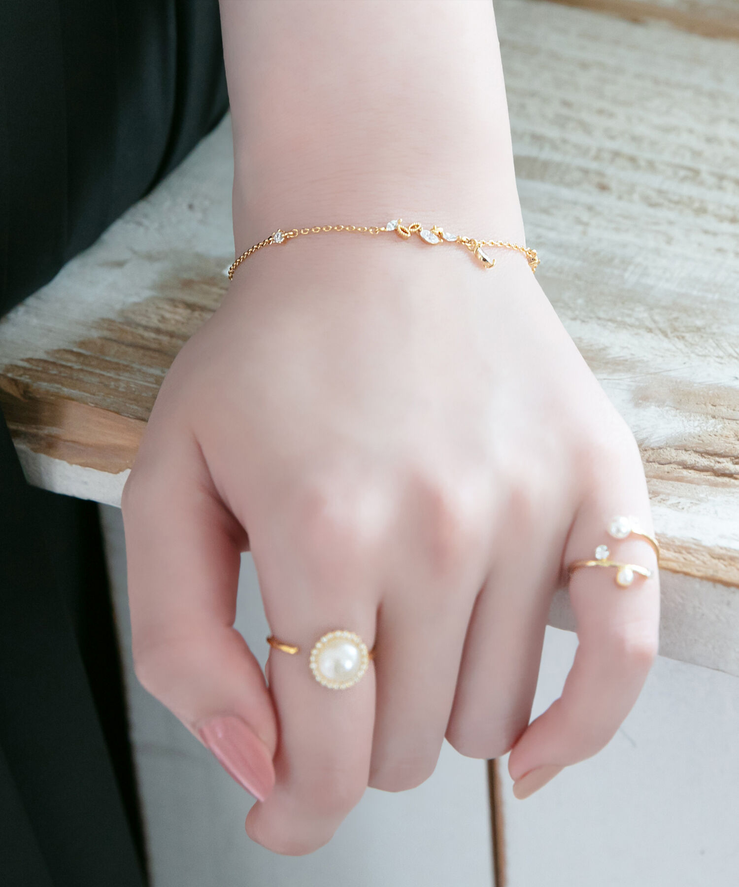 Phoebe「シャイニーティアリーフブレスレット」|ブレスレット・バングル|