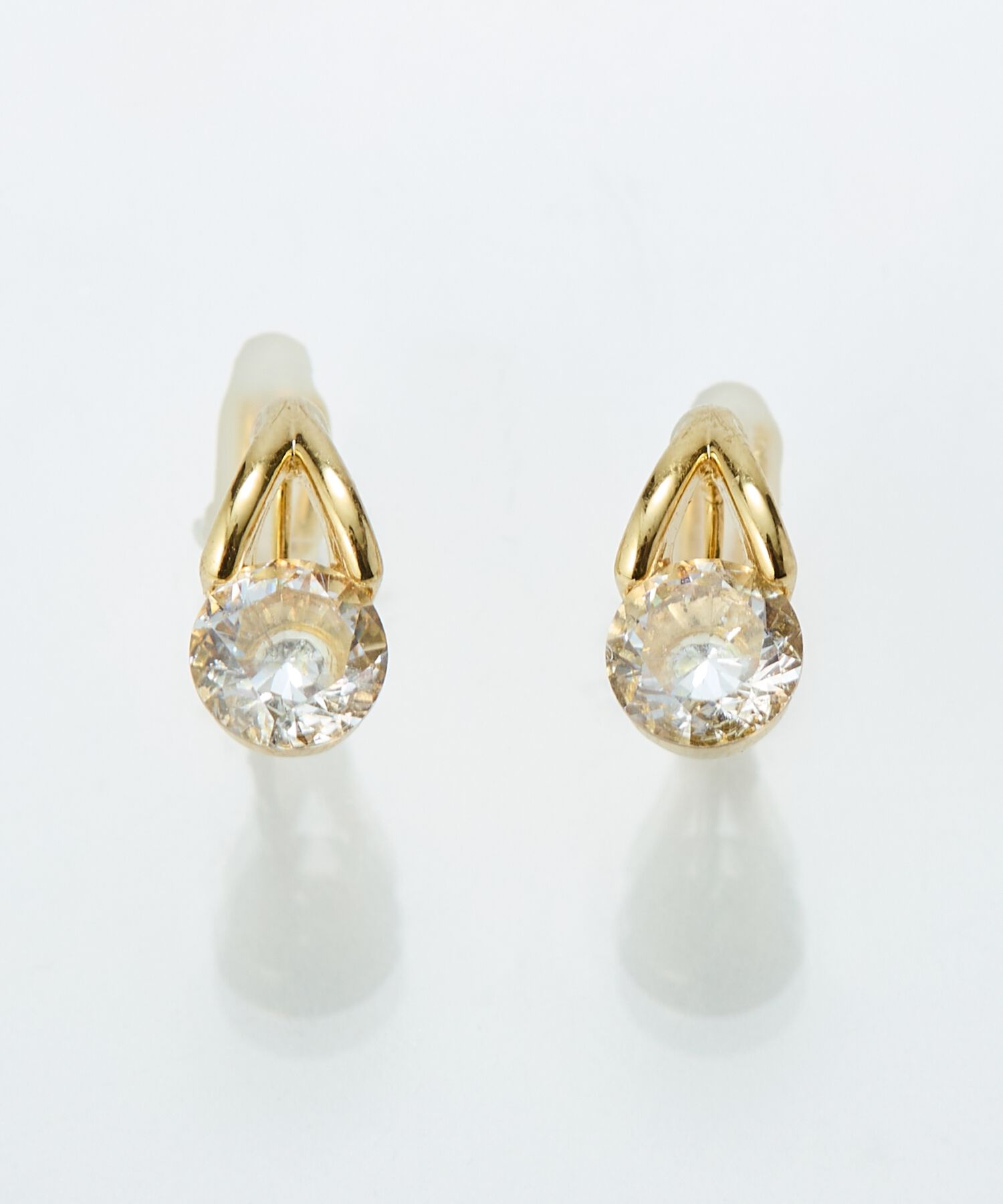 Phoebe「【金属アレルギー対応】【痛くないシリーズ】ルーセントビジューライトフィットイヤリング　ゴールド」|イヤリング|