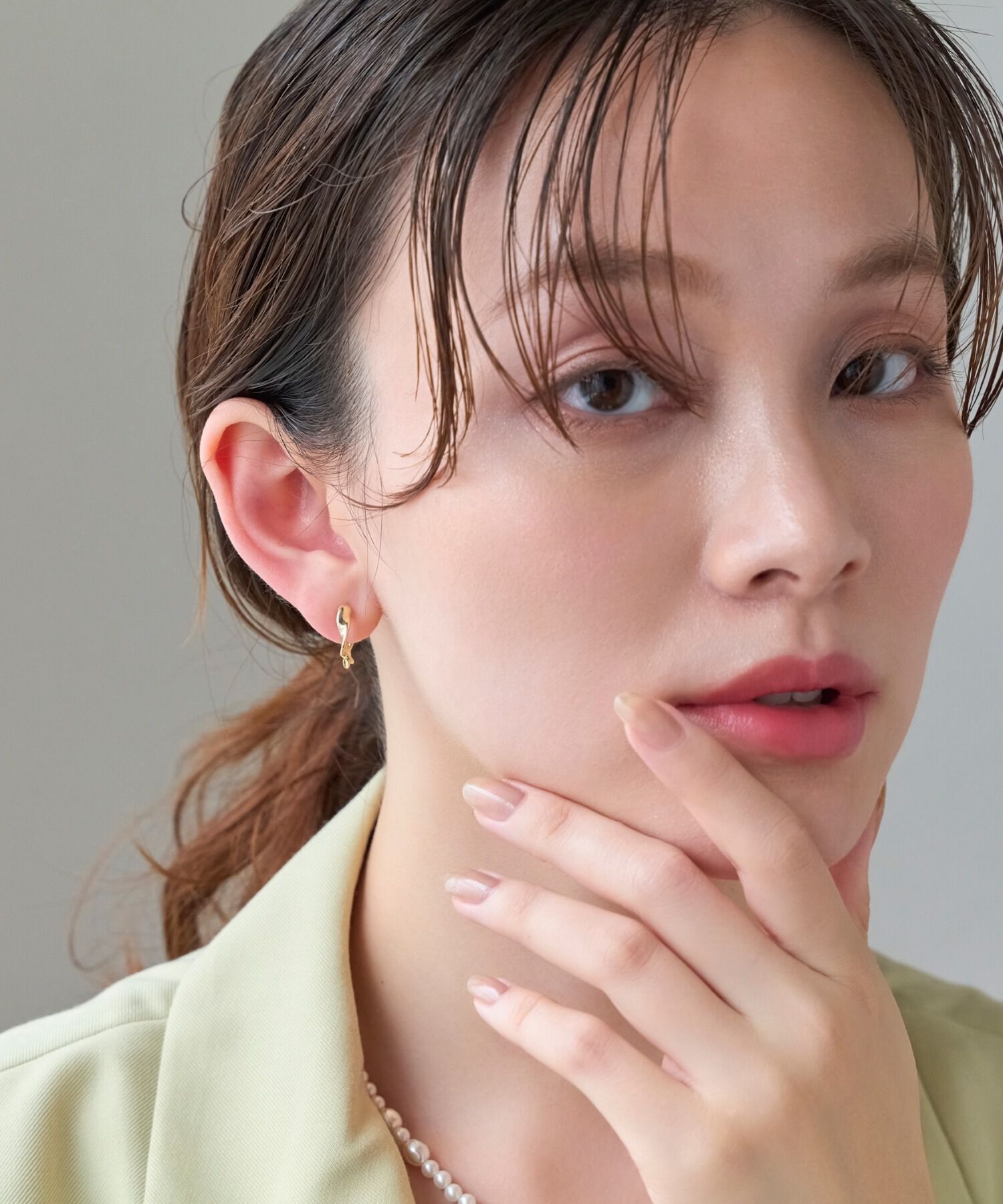 Phoebe「【金属アレルギー対応/痛くないシリーズ】メタルループフィットイヤリング　ゴールド」|イヤリング|