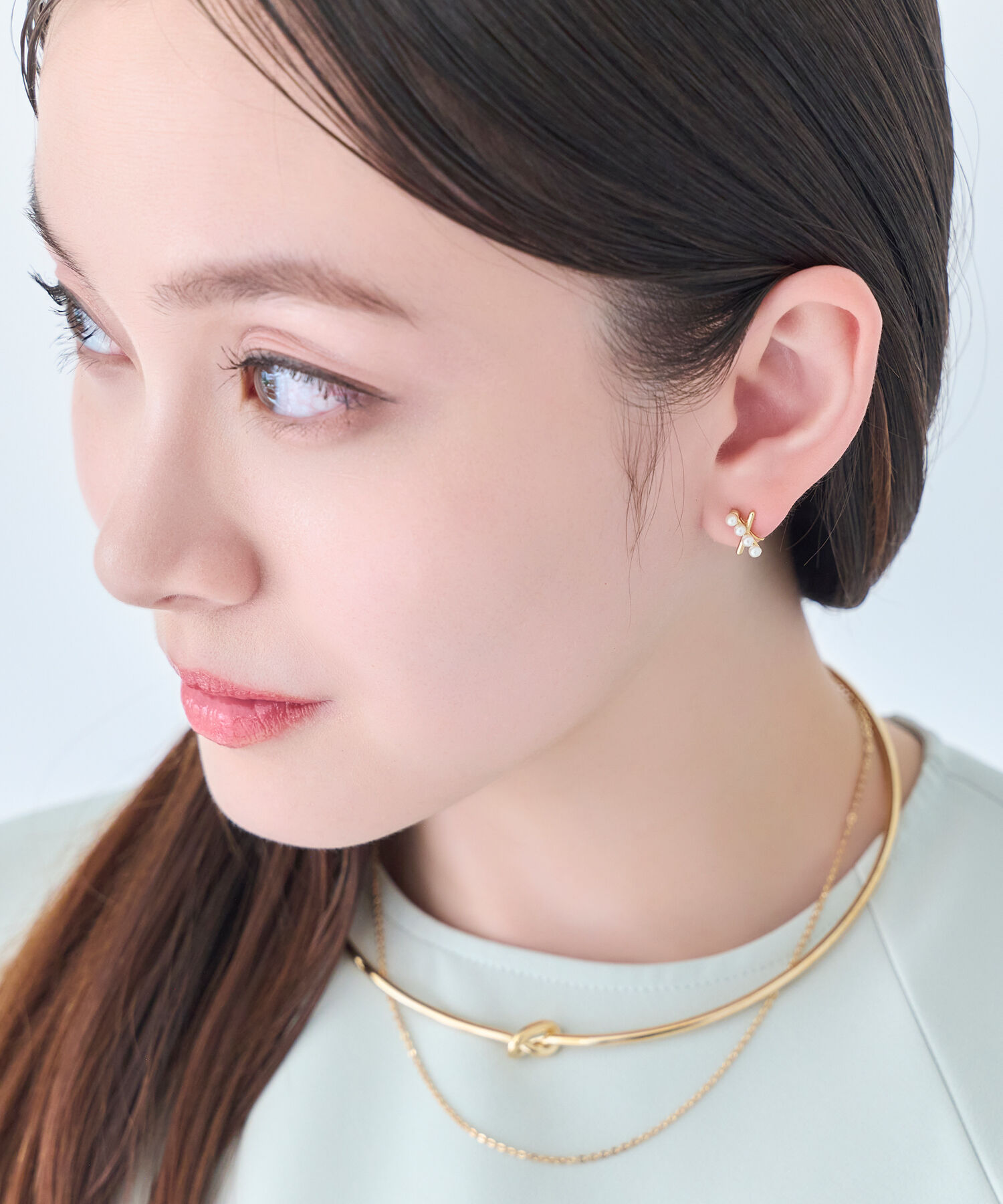 Phoebe「【痛くないシリーズ/金属アレルギー対応】パールクロスライトフィットイヤリング　ゴールド」|イヤリング|