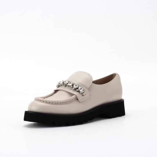 銀座かねまつ「RMJZ2556STELGY 【本革】【Eウィズ】ビジュ―ローファー」|ローファー|ライトグレー