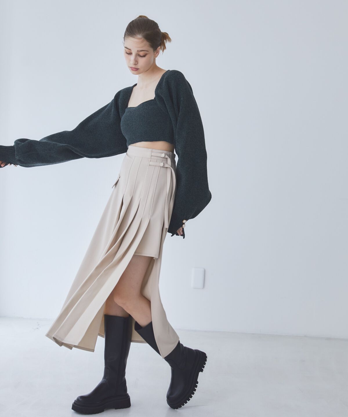 REDYAZEL「アシメソフトプリーツスカート」|フレア|ベージュ