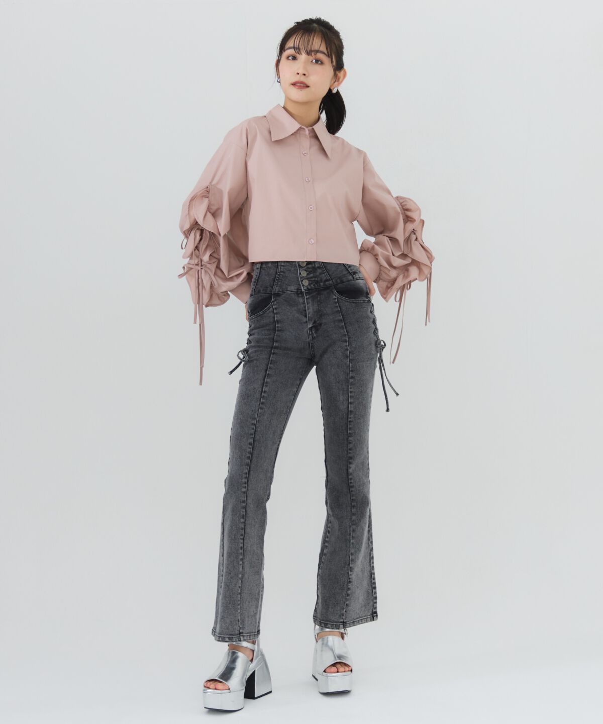 REDYAZEL「サイドリボンレースアップフレアデニムパンツ」|デニム|ブラック