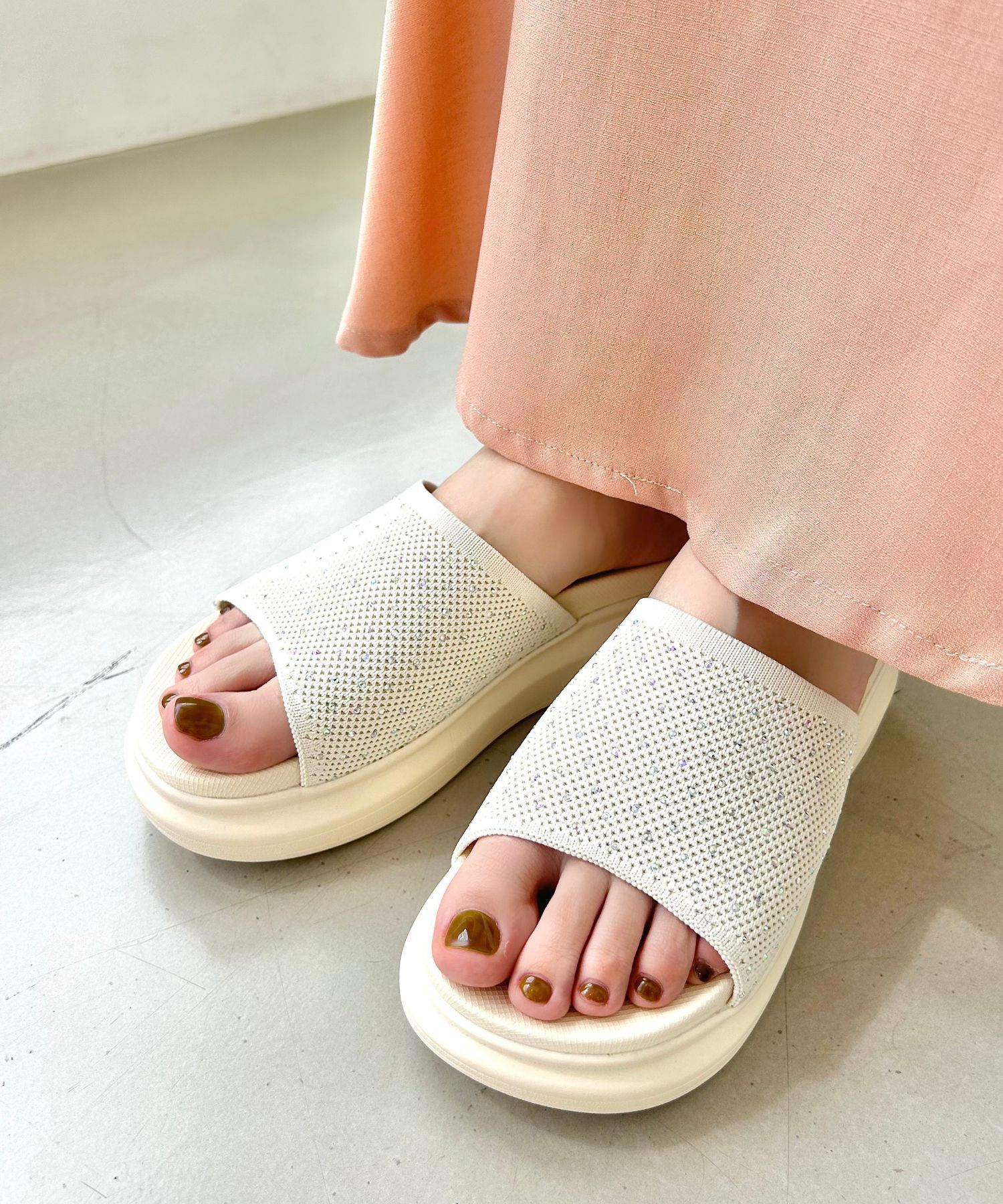 WA Oriental TRaffic「【トレンド】ラインストーンニットミュールサンダル/42204 人気 売れてる」|サンダル|WHITE