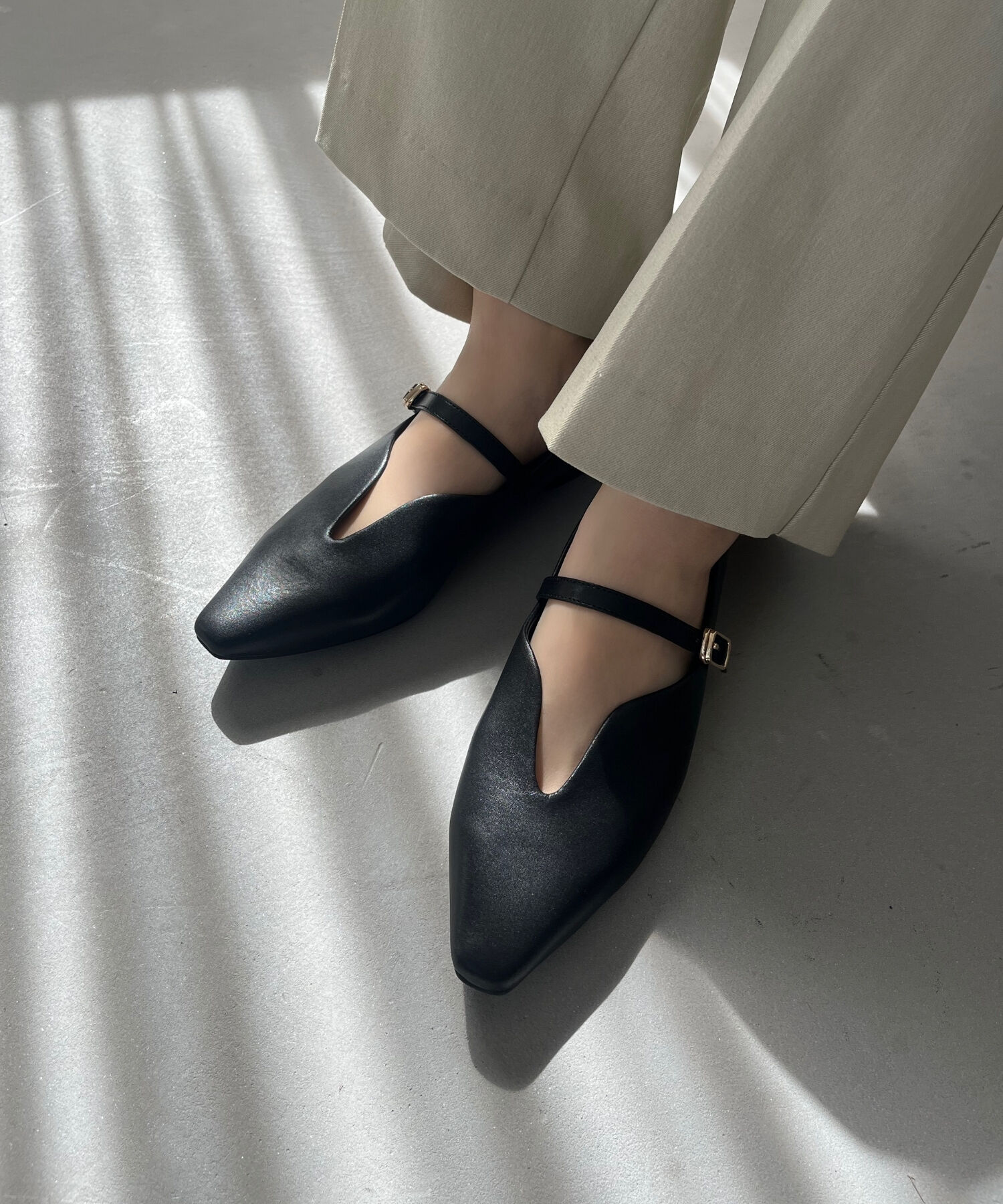 ORiental TRaffic「【WEB限定】ベルト デザイン フラットパンプス /45302  ベーシック  シンプル ストラップパンプス」|パンプス|