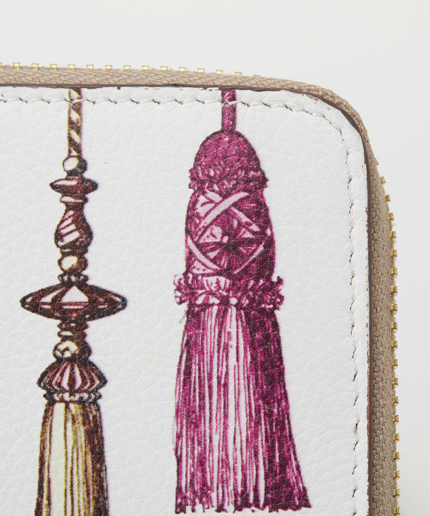 TOPKAPI TREASURE「【TREASURE TOPKAPI】シュリンクレザー タッセル プリント ラウンド 長財布」|財布|