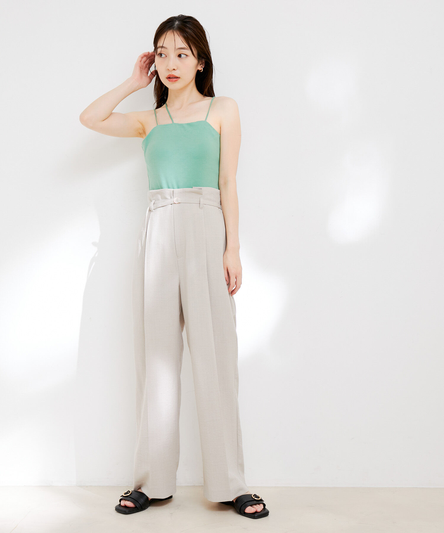 VIS「【洗える】アシンメトリークロスストラップキャミソール」|キャミソール|