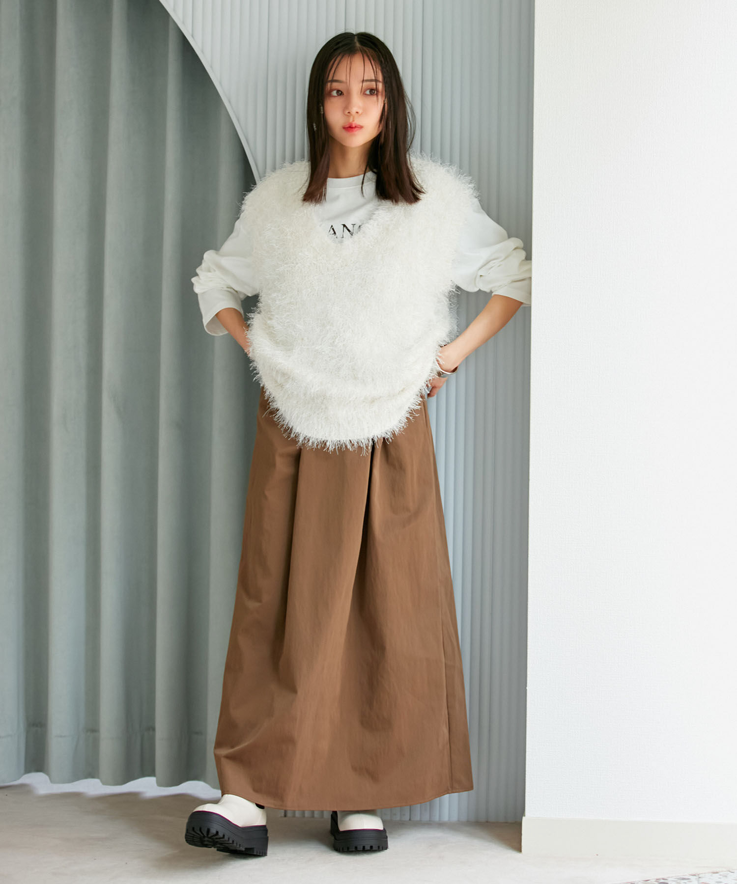 VIS「【洗える】サイド開きロングキャミワンピース」|ワンピース|