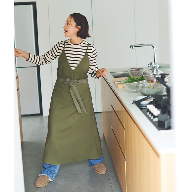 collex「＜高山都&times;collex＞コラボ おもてなし2WAYエプロン」|食器・キッチングッズ|カーキ
