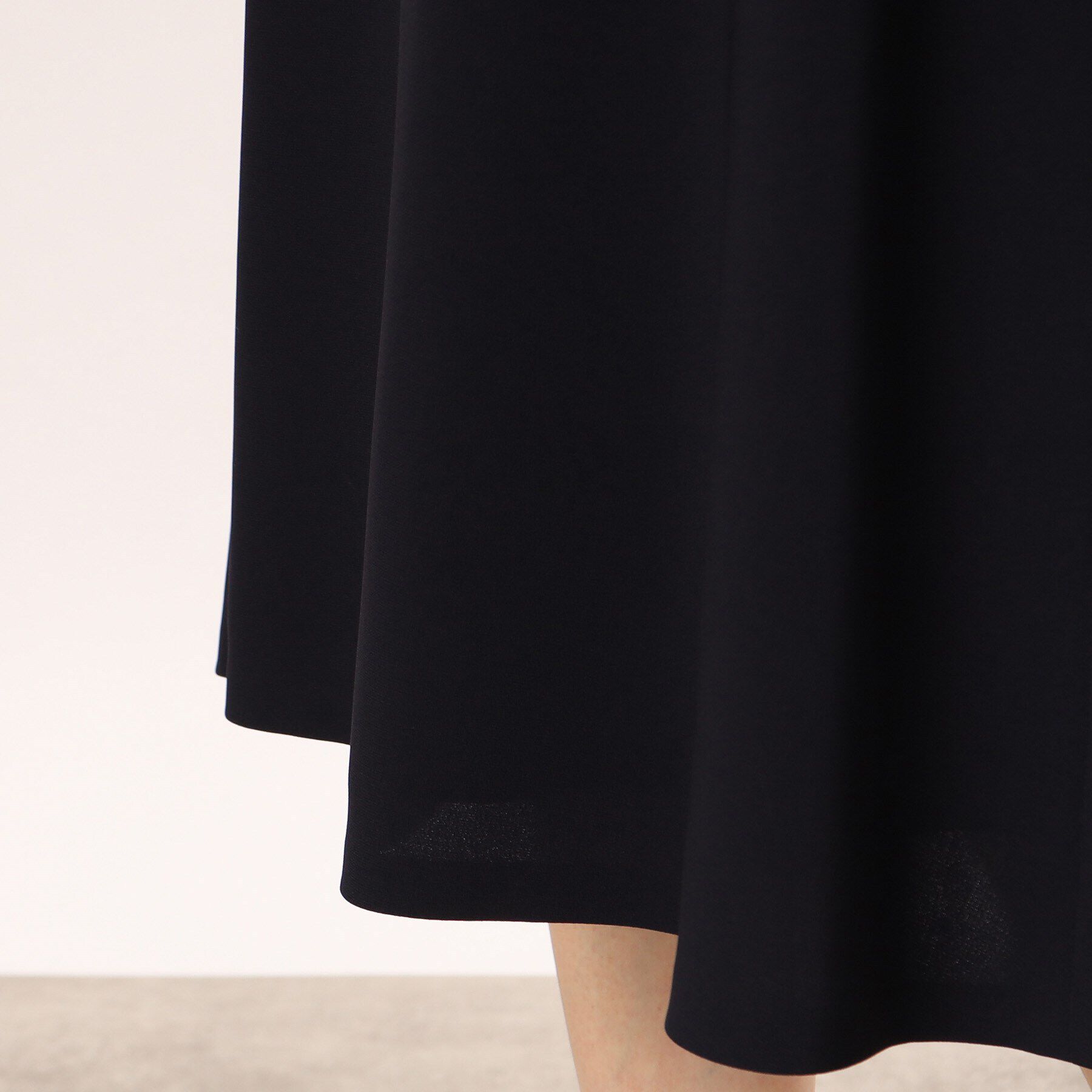 UNTITLED「トリアセエアクロススカート」|スカート|