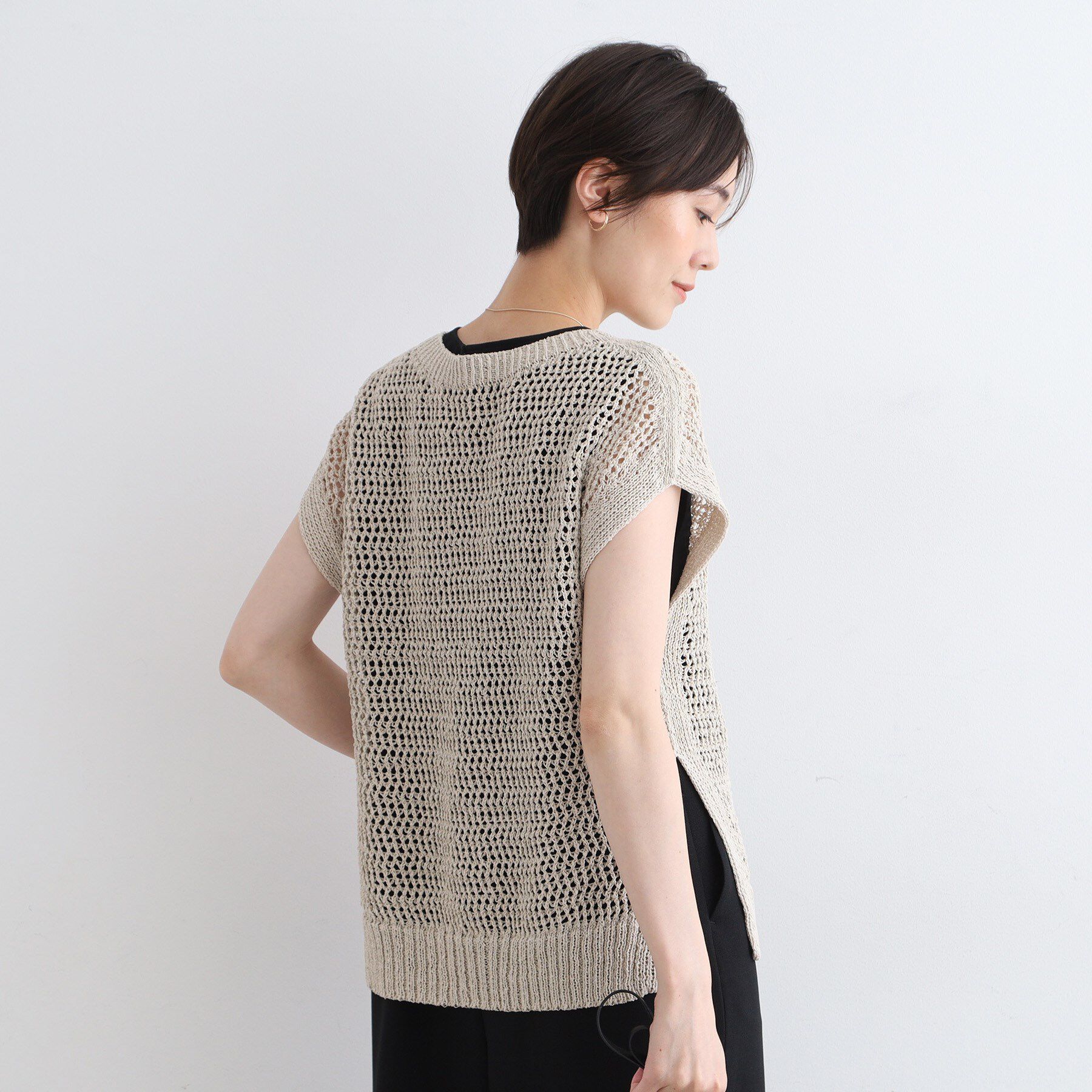 INDIVI「【洗える／ペーパーヤーン】透かし柄ニットベスト」|ニット・セーター|