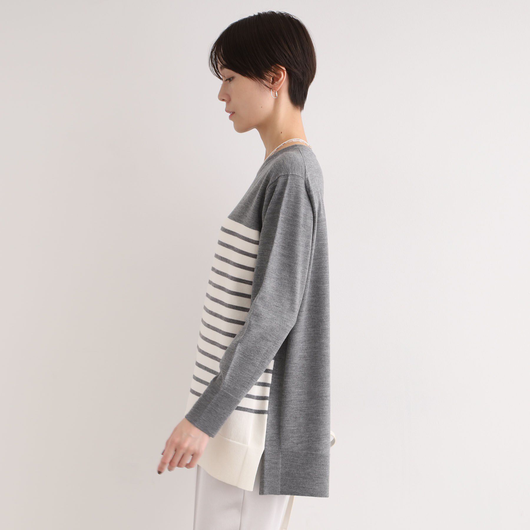 INDIVI「【洗える／チュニック丈／ボーダー柄】スリットデザインVネックニット」|ニット・セーター|