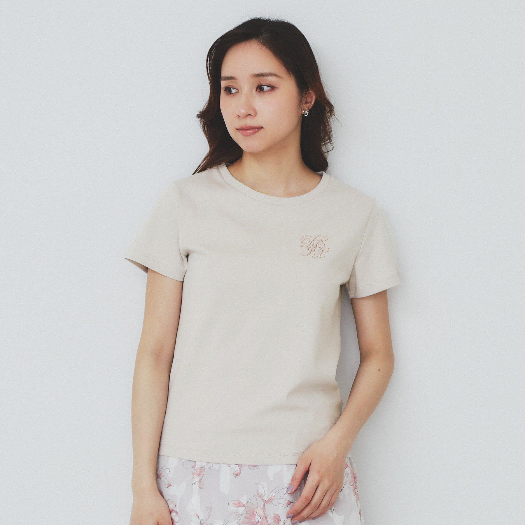 index「エンブレム刺繍Tシャツ【UV/接触冷感/洗濯機洗い可】」|Tシャツ・カットソー|