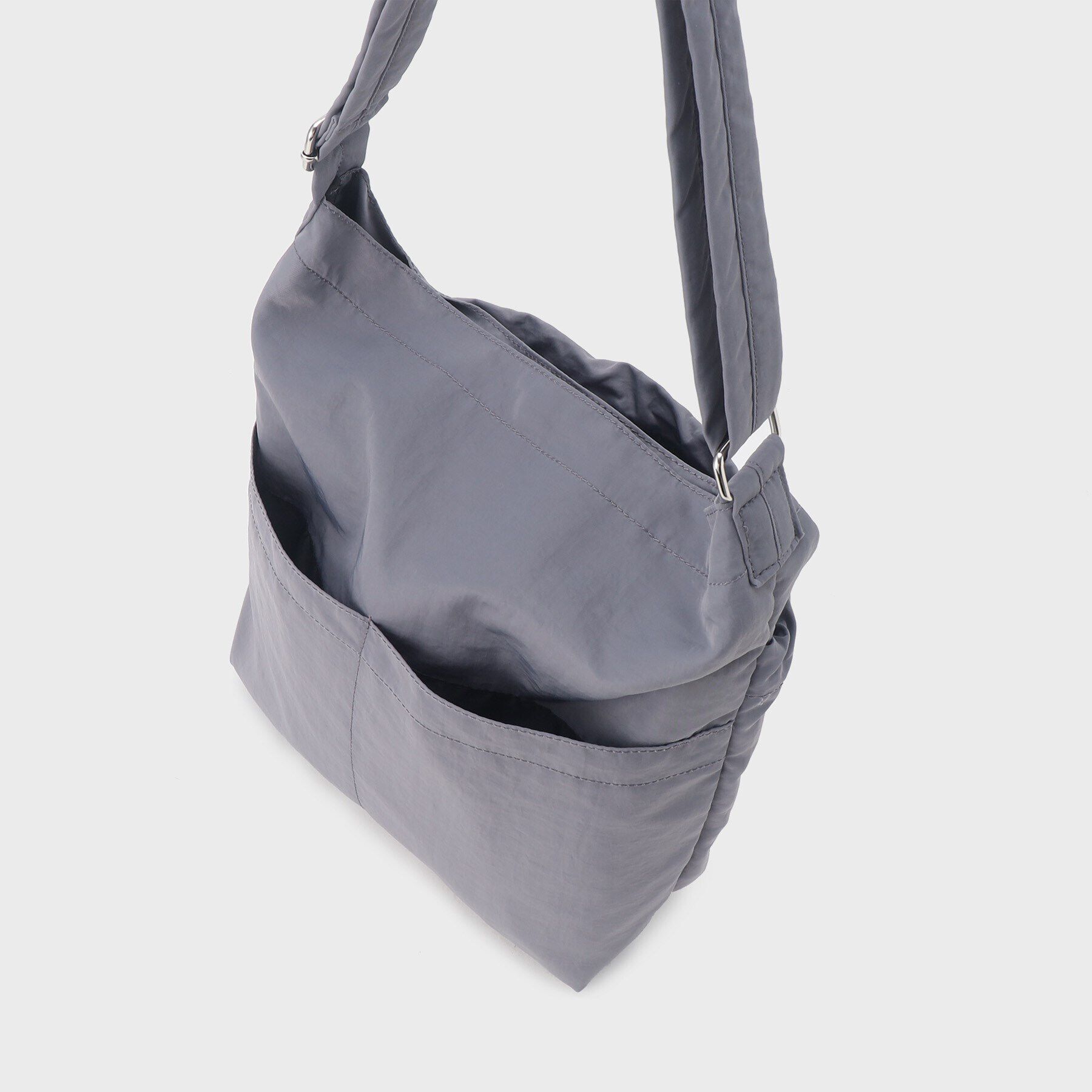 OPAQUE.CLIP「【軽量／A4サイズ対応／2WAY】フロントドロストカジュアルショルダーバッグ」|ショルダー・メッセンジャー|