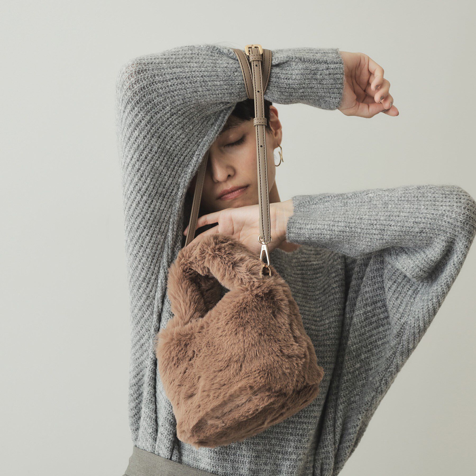 OPAQUE.CLIP「【2WAY】フェイクファーショルダーバッグ」|ショルダー・メッセンジャー|