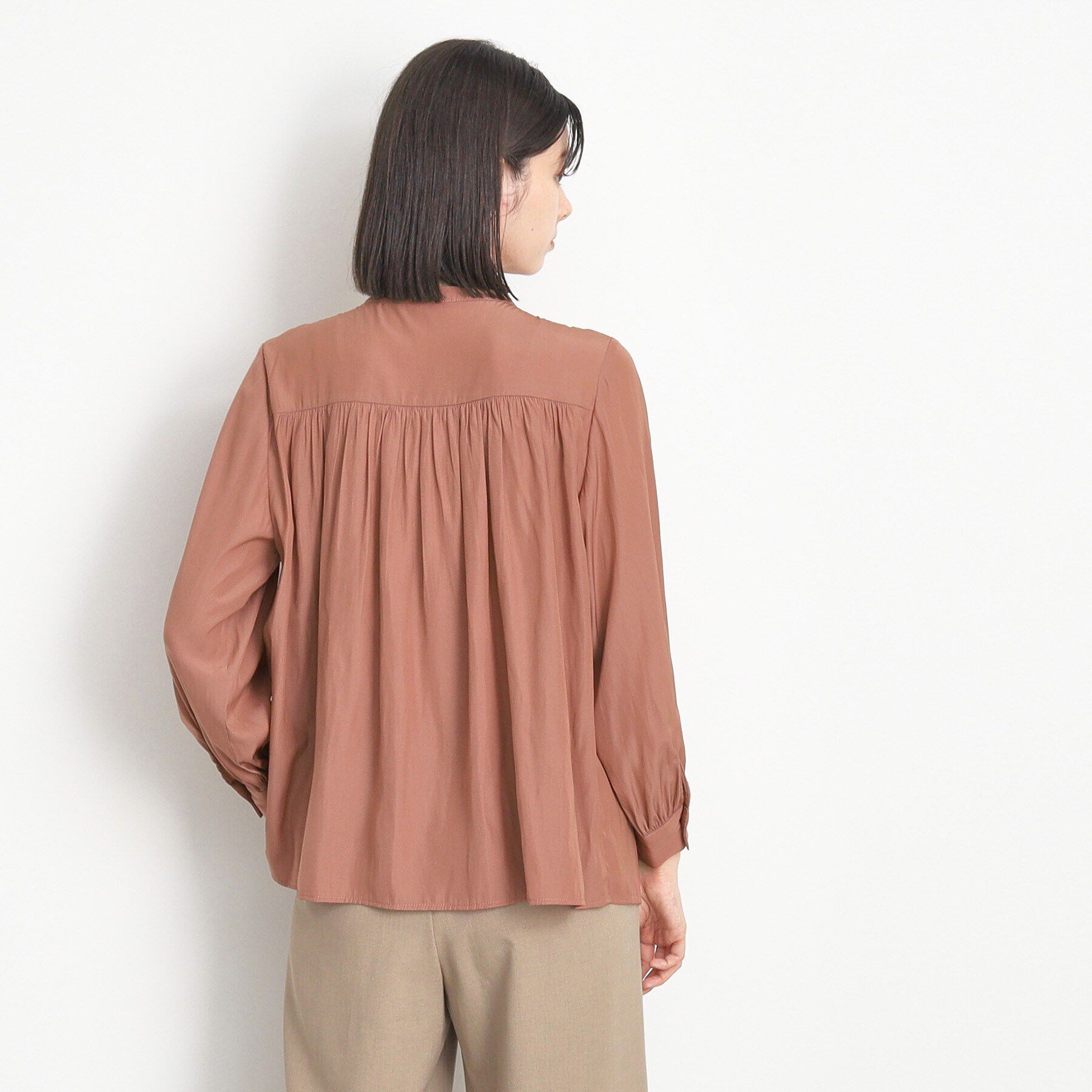 THE SHOP TK「【ヒルナンデス！で紹介】ヒヨクギャザーブラウス /通勤/セレモニー/洗濯機OK」|シャツ・ブラウス|