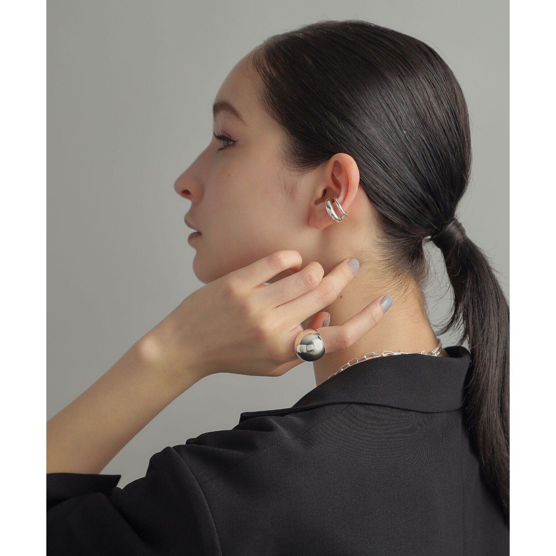 COCOSHNIK ONKITSCH「シルバー ダブルプランプ イヤーカフ」|イヤリング|