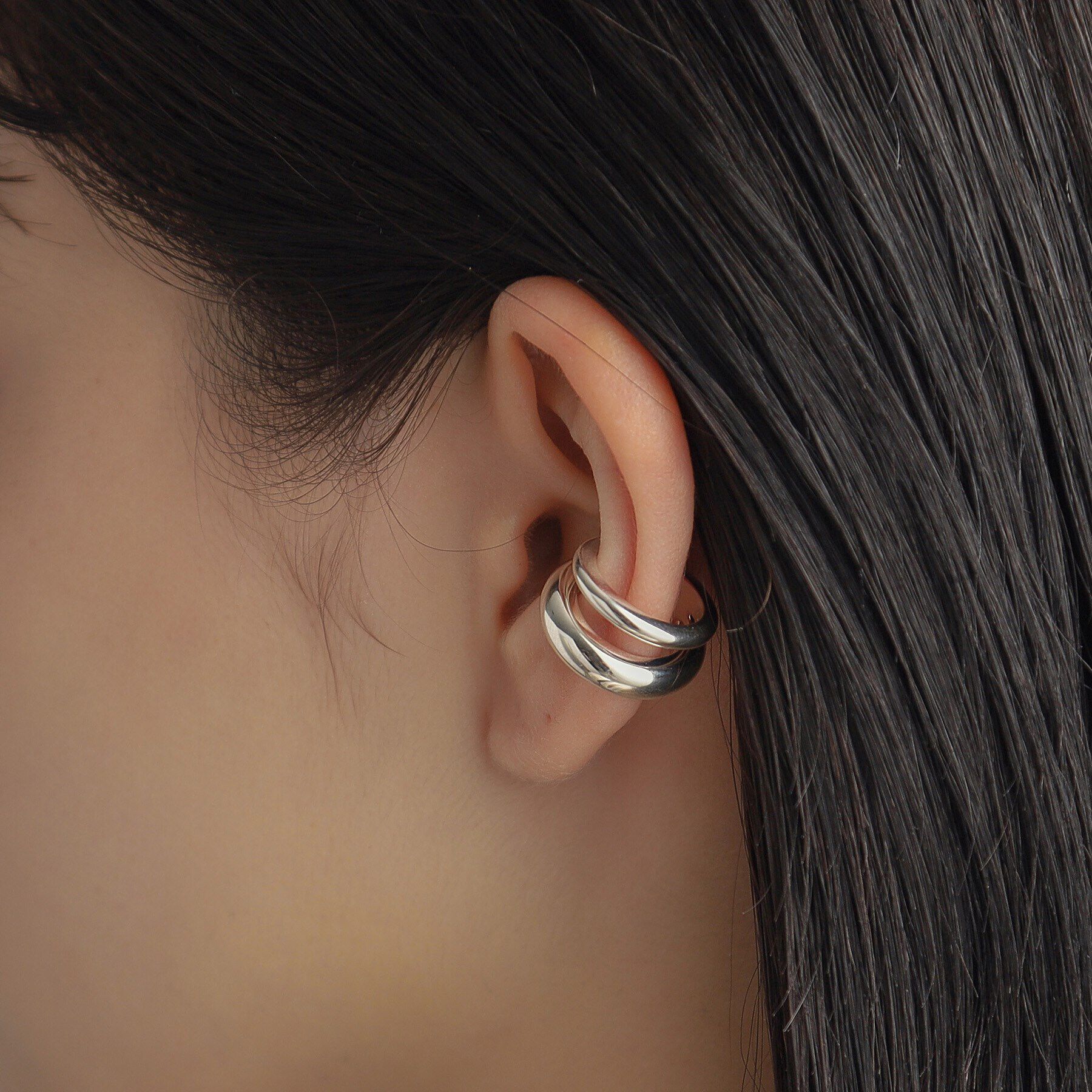 COCOSHNIK ONKITSCH「シルバー ダブルプランプ イヤーカフ」|イヤリング|