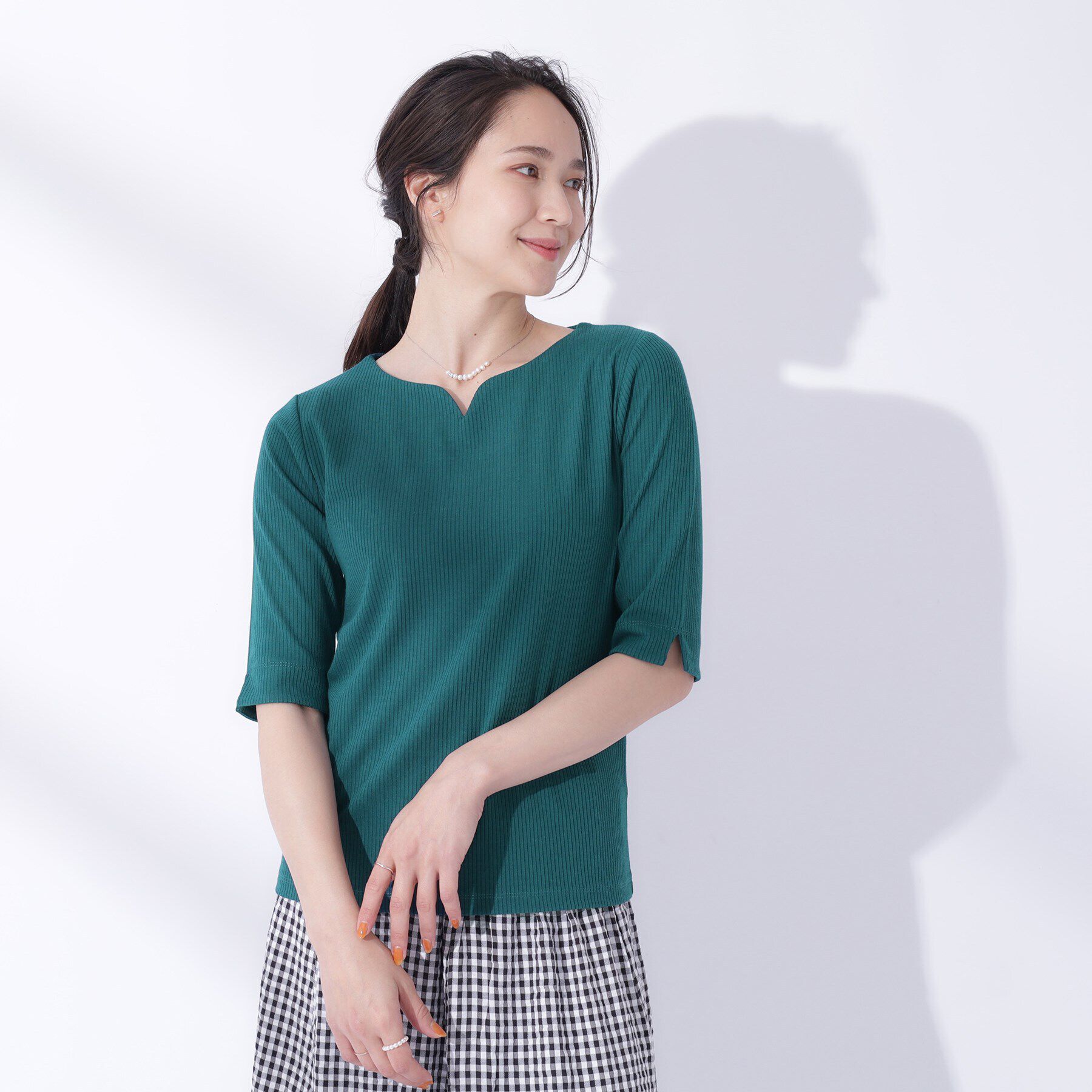 SHOO･LA･RUE「女性らしさをプラスする テレコハートネック 5分袖トップス」|Tシャツ・カットソー|