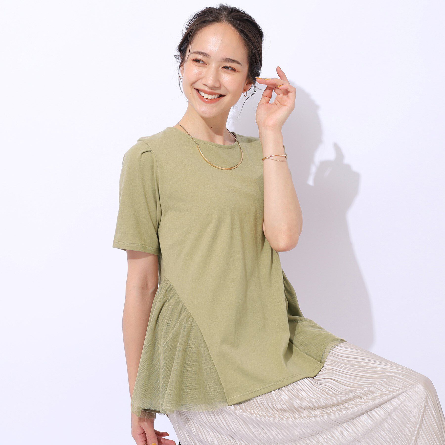 SHOO･LA･RUE「【自然にウエストカバー】インせず決まる サイドチュール切替Tシャツ」|Tシャツ・カットソー|グリーン(023)