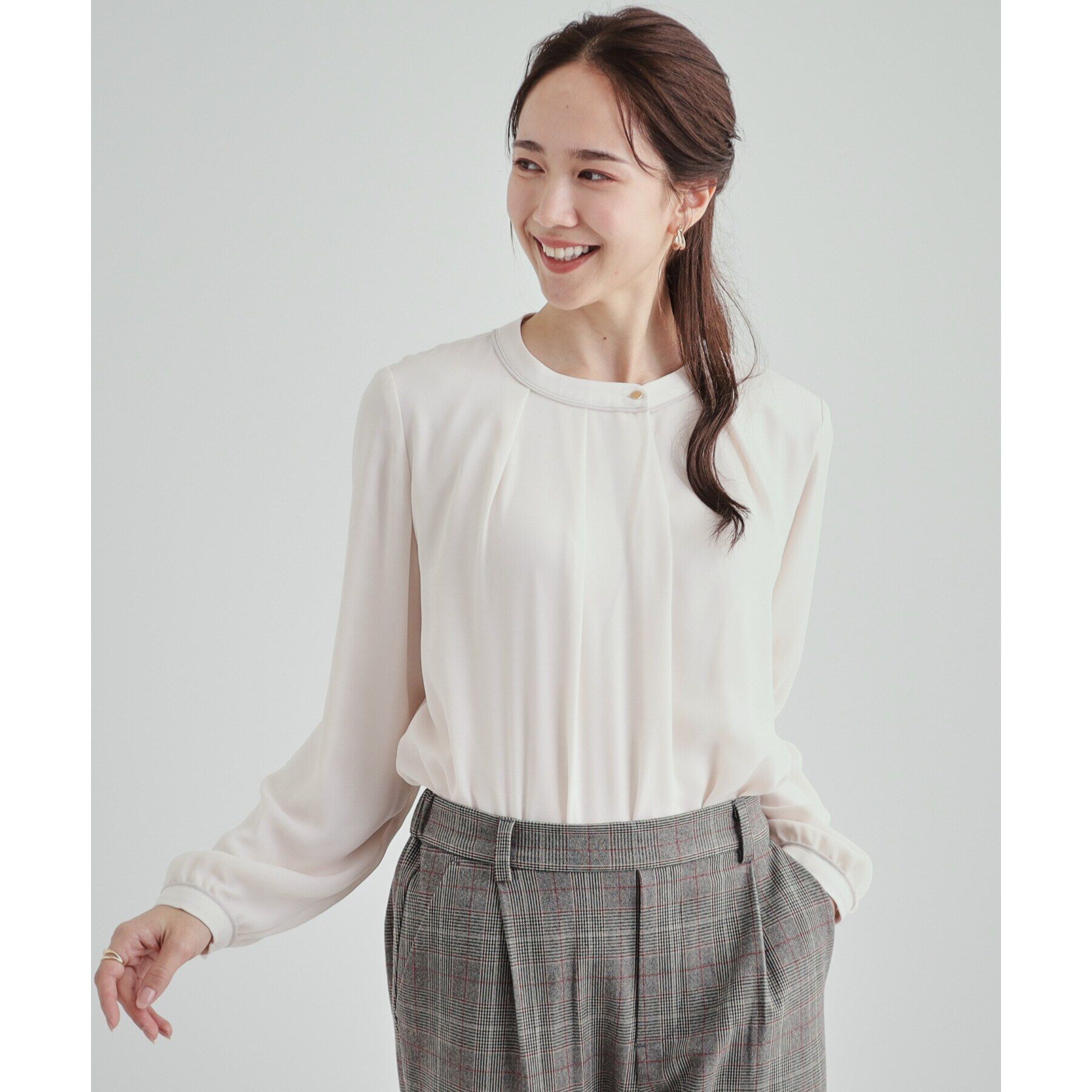 SHOO･LA･RUE「あったか裏地 配色バンドカラーブラウス【SHOO WARM】」|シャツ・ブラウス|オフホワイト(003