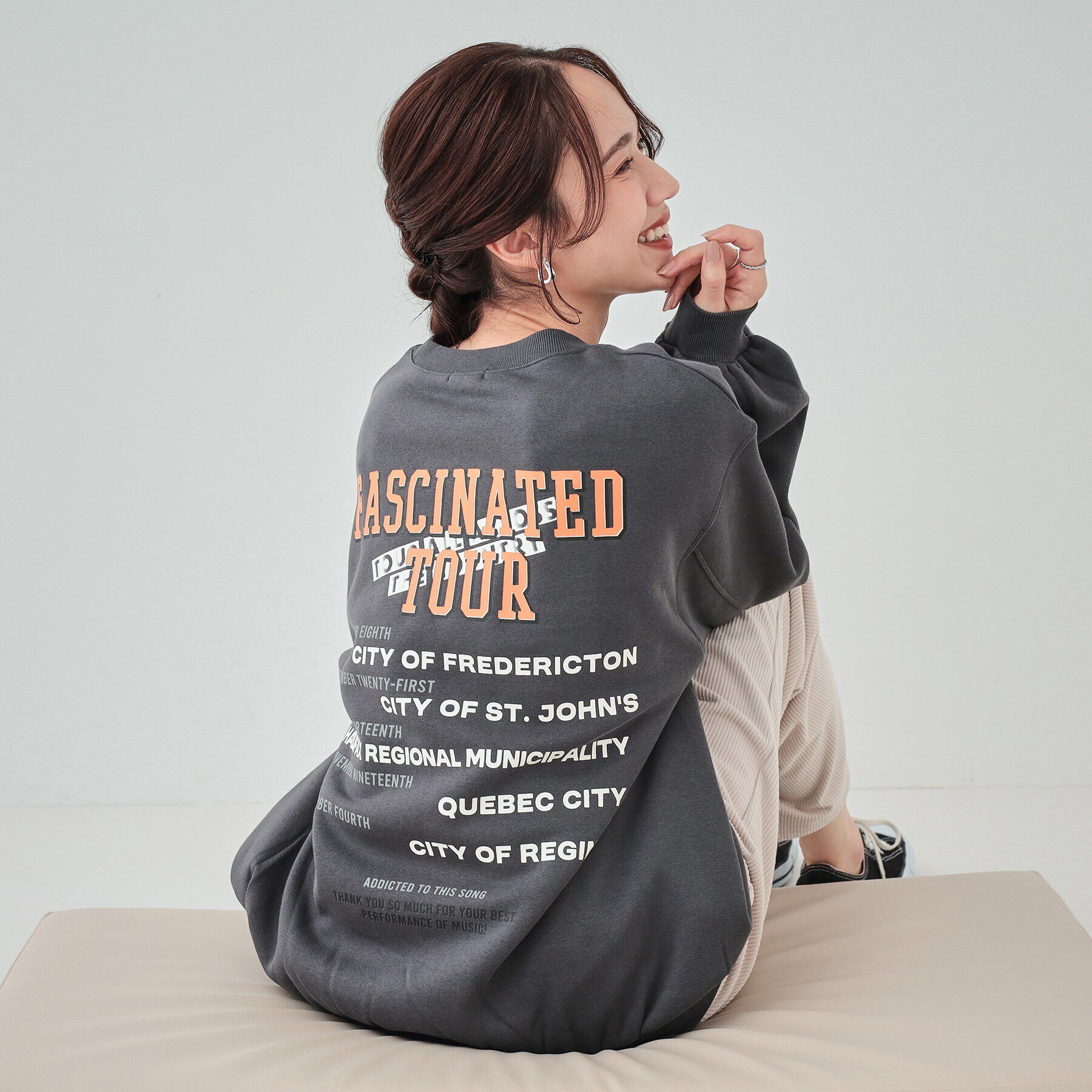 SHOO･LA･RUE「【あったか/S-LL】グラフィックアソート 裏起毛スウェット」|パーカー|チャコールグレー(6