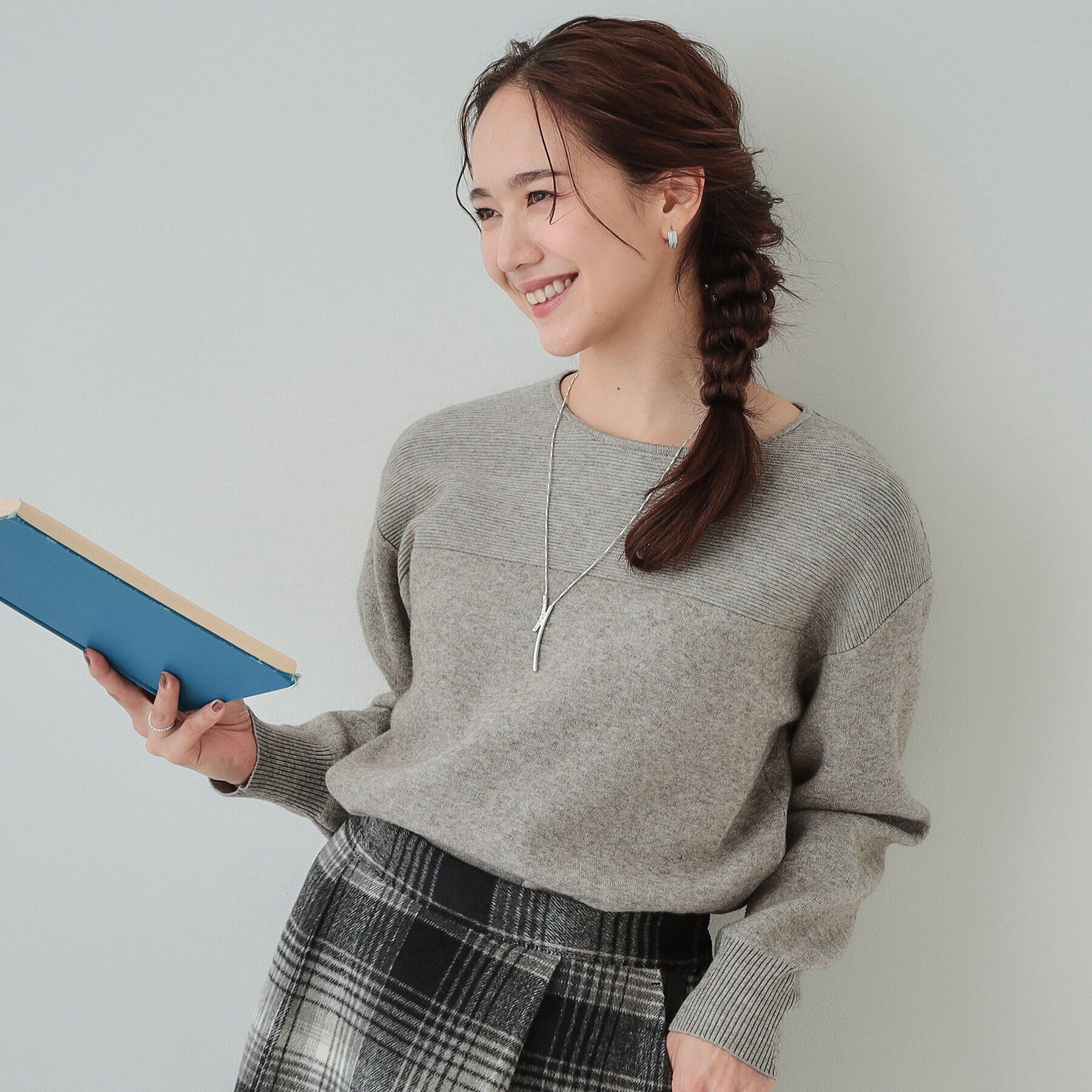 SHOO･LA･RUE「【洗える/S-LL】ふんわり柔らか ガーター切替ニット」|ニット・セーター|グレー(012)