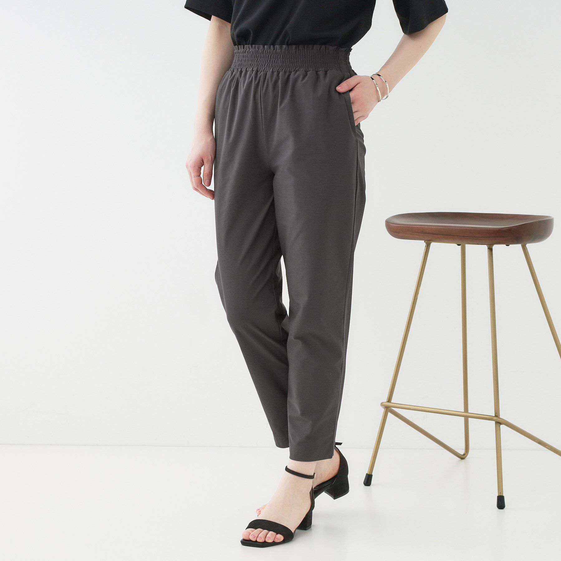 SHOO･LA･RUE「【洗える/S-LL/ひんやり】さらっとしたタッチが癖になる ストレッチテーパードパンツ」|その他|チャコールグレー(0