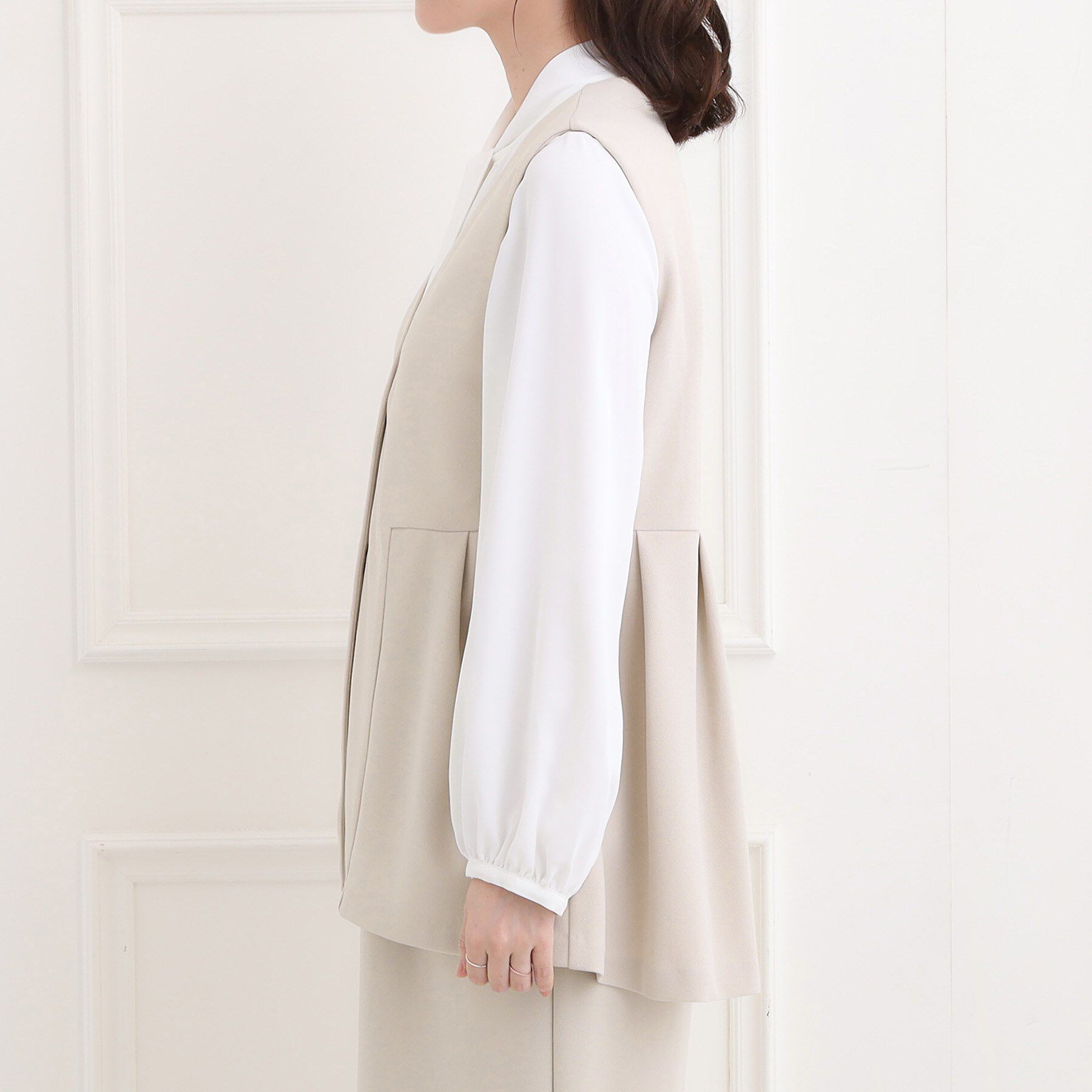 SHOO･LA･RUE「【洗濯機可/S-3L/イージーケア】きちんと楽に。カットジョーゼットペプラムジレ」|ベスト・ジレ|