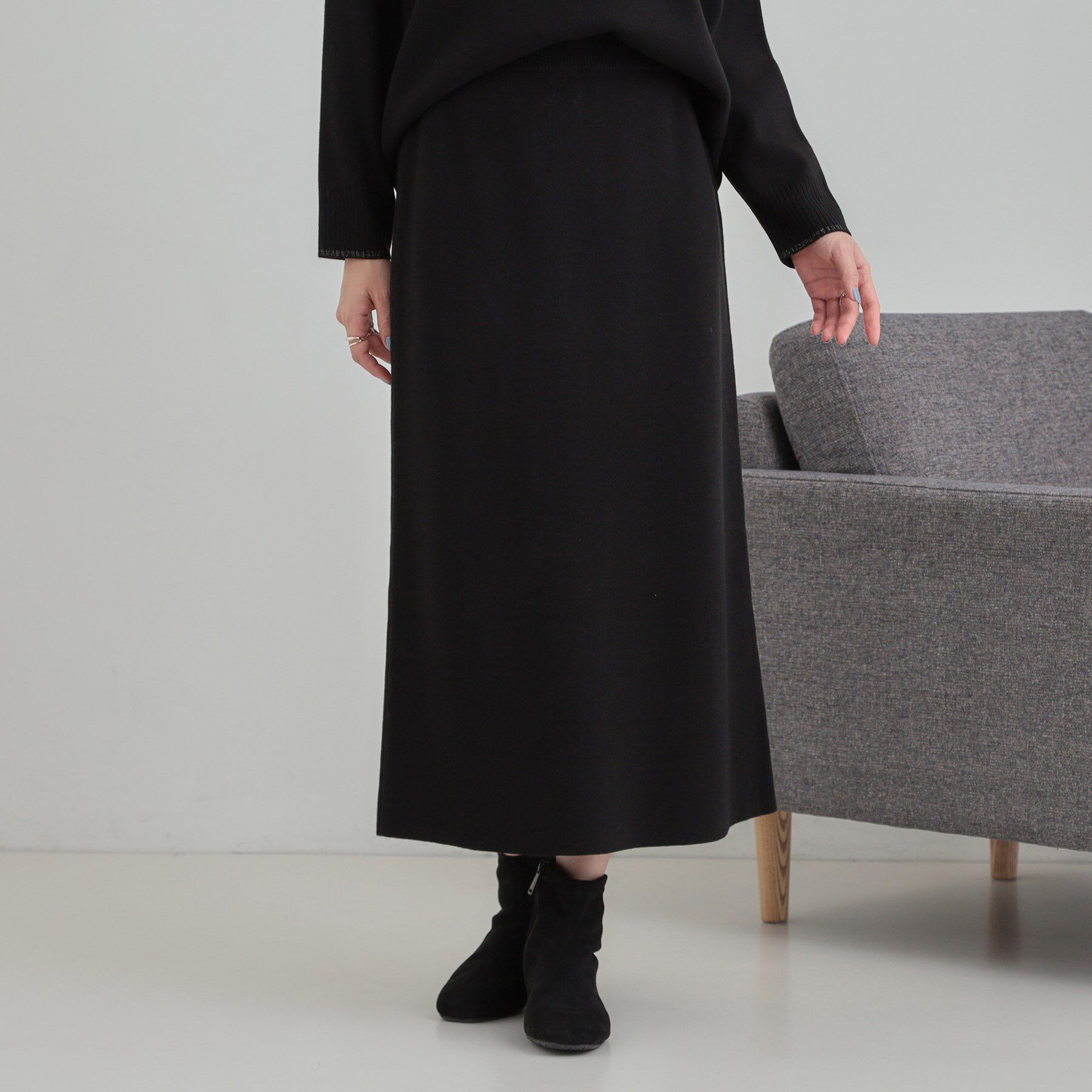 SHOO･LA･RUE「【洗濯機可/セットアップ可/毛玉になりにくい】ニットナロースカート」|スカート|ブラック(019)