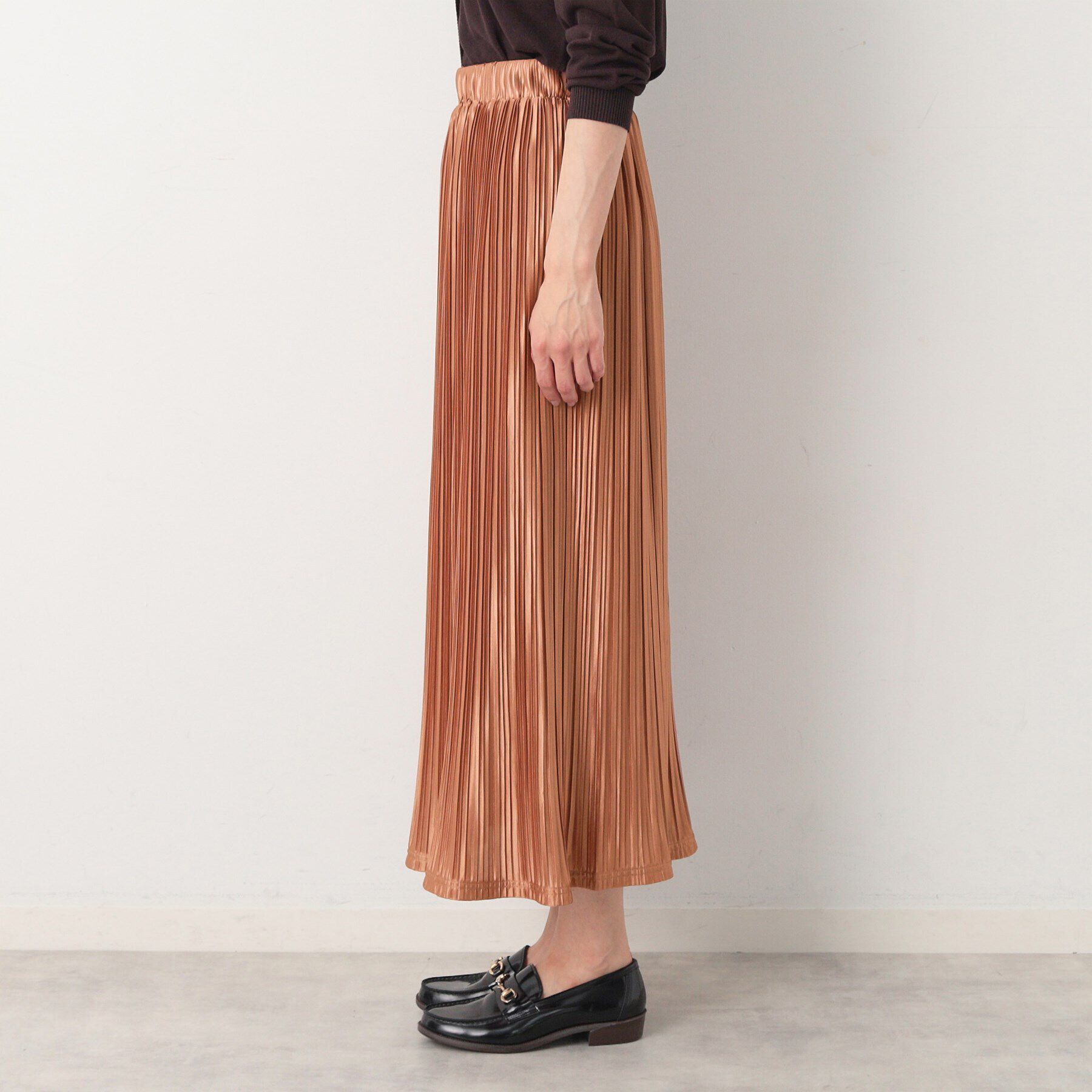 Dessin「【ウエストゴム・洗える】サテンプリーツスカート」|スカート|