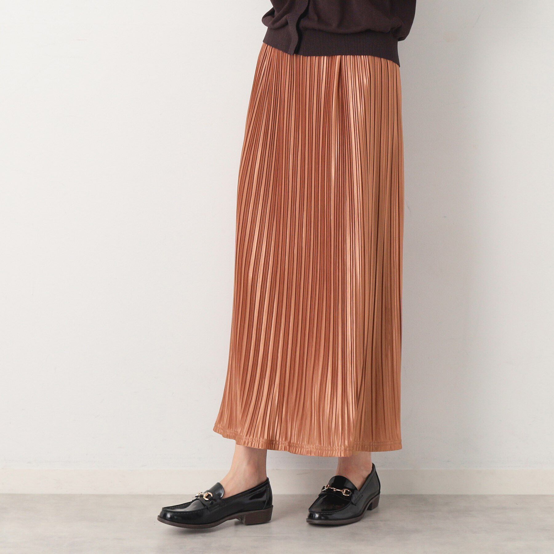 Dessin「【ウエストゴム・洗える】サテンプリーツスカート」|スカート|