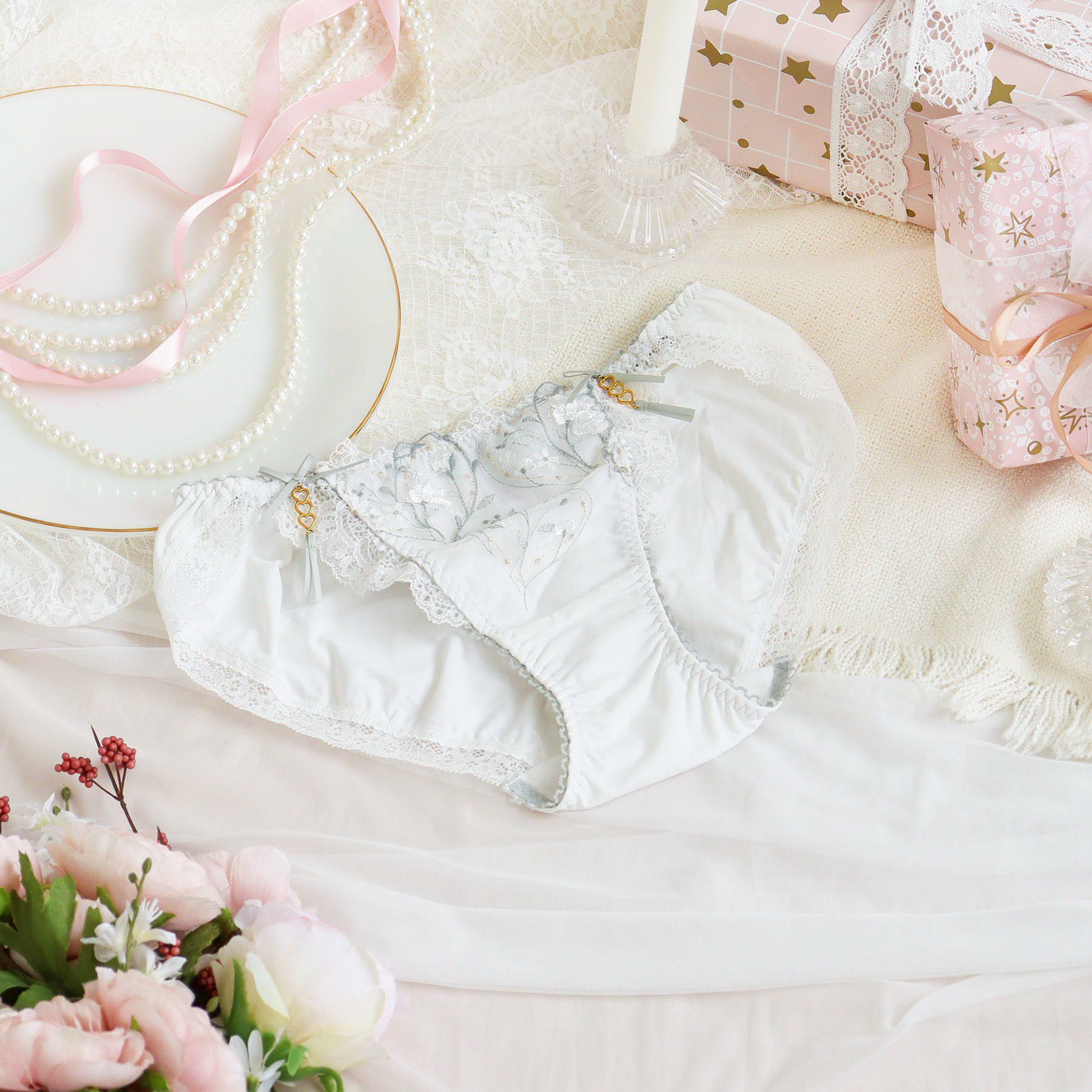 Risa Magli「フローチェ ノーマルショーツ」|インナー|ホワイト(001)