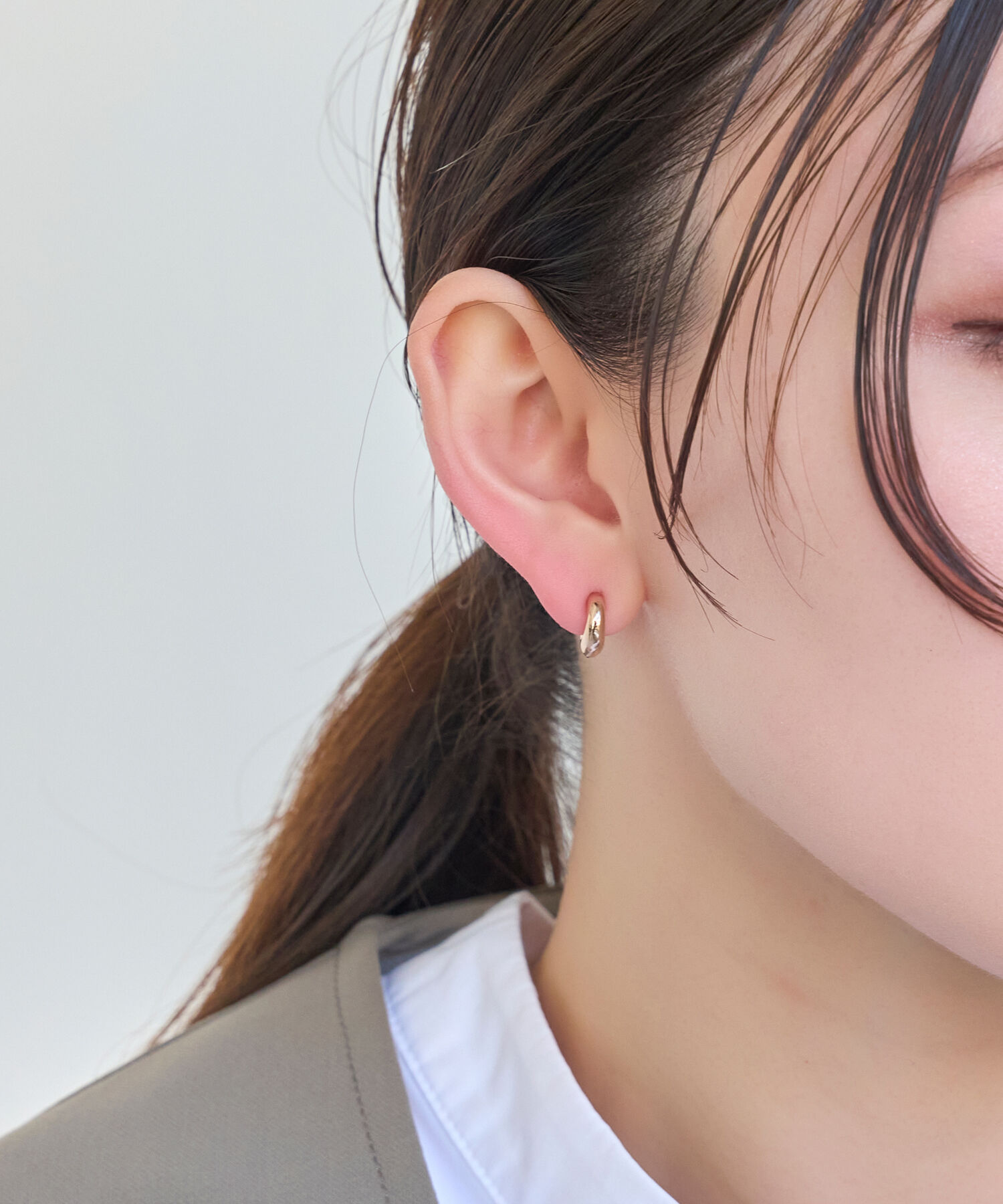 Phoebe「【金属アレルギー対応】シンプルフープスナップイヤリング　シャンパンゴールド」|イヤリング|