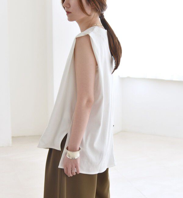 quaranciel「quaranciel:〈接触冷感/汗染み防止加工/洗濯機可能〉Vネック ノースリーブ プルオーバー」|Tシャツ・カットソー|