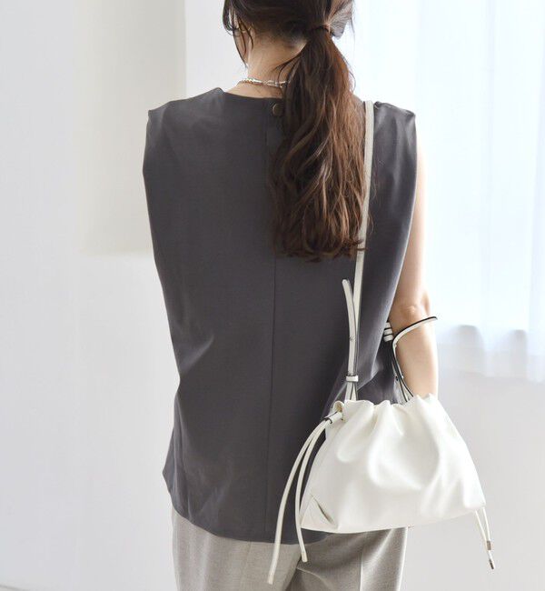 quaranciel「quaranciel:〈接触冷感/汗染み防止加工/洗濯機可能〉Vネック ノースリーブ プルオーバー」|Tシャツ・カットソー|