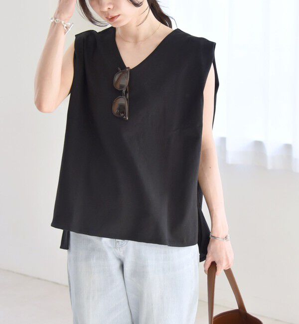 quaranciel「quaranciel:〈接触冷感/汗染み防止加工/洗濯機可能〉Vネック ノースリーブ プルオーバー」|Tシャツ・カットソー|