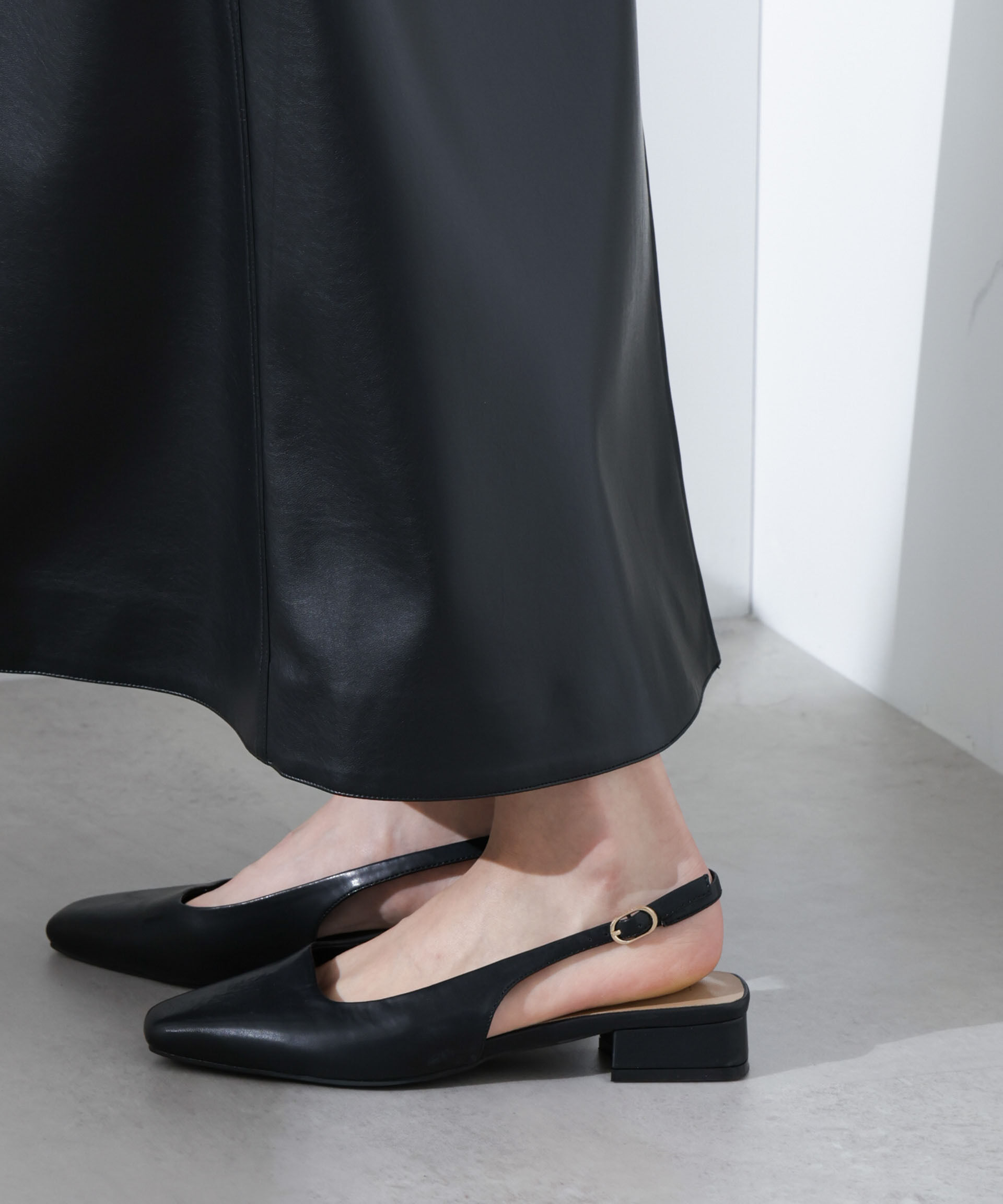 nano･universe「スリングバックスクエアトゥパンプス」|ビジネス・ドレスシューズ|ブラック