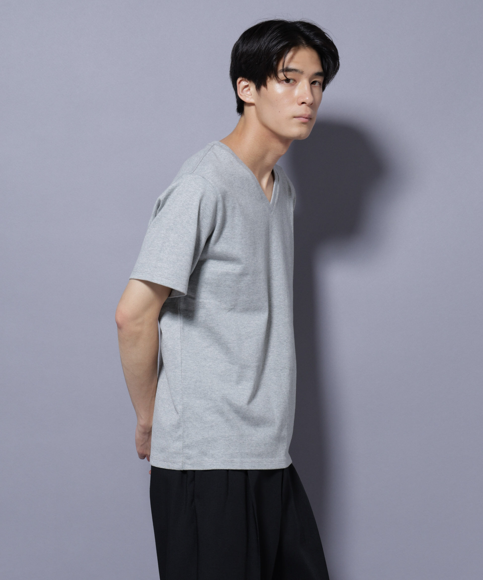 nano･universe「WEB限定/Anti Soaked(R) 汗染み防止 Vネック レギュラーシルエットTシャツ」|Tシャツ・カットソー|