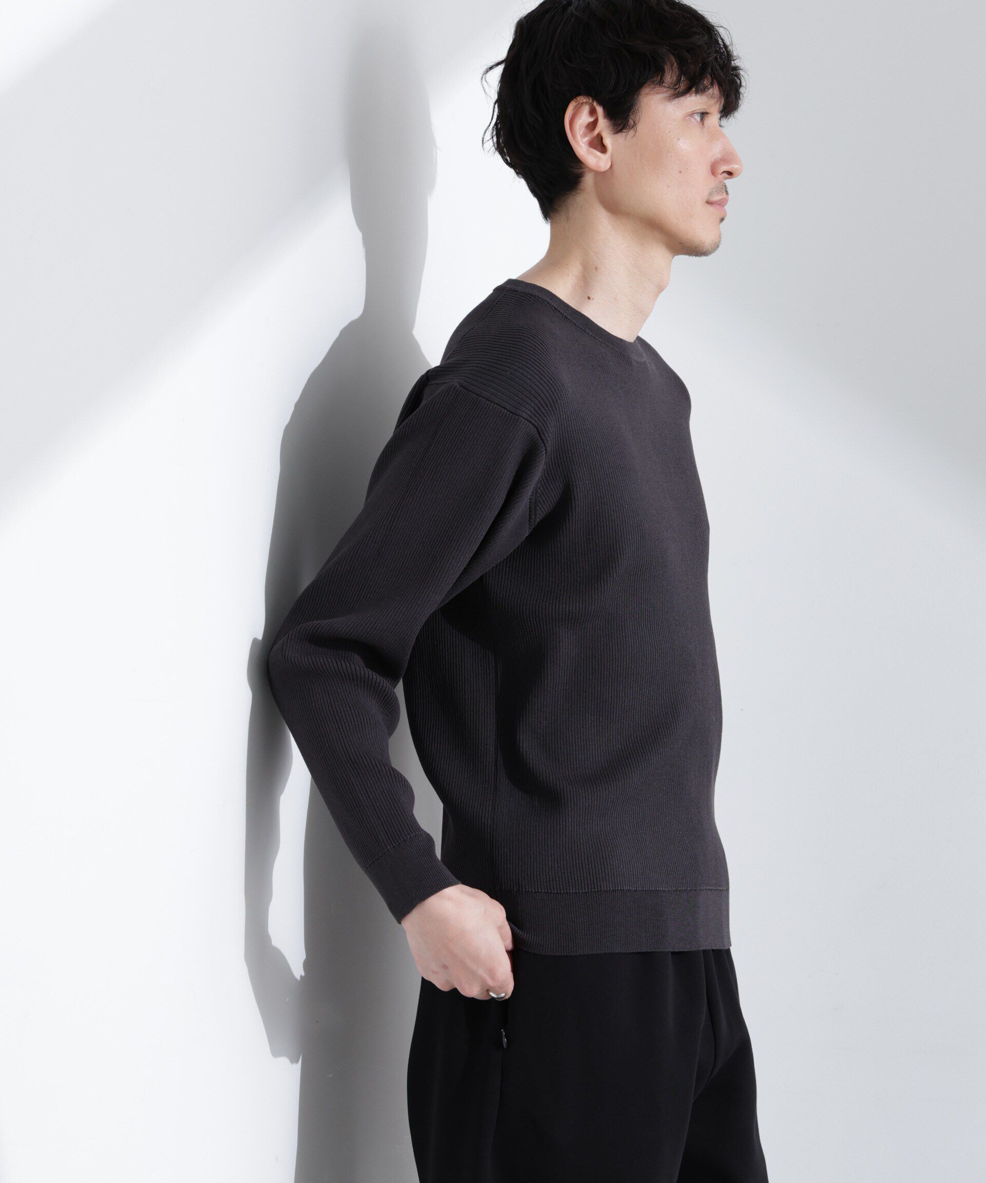 「CICAドライタッチ リブクルーネックニット」|ニット・セーター|チャコール3