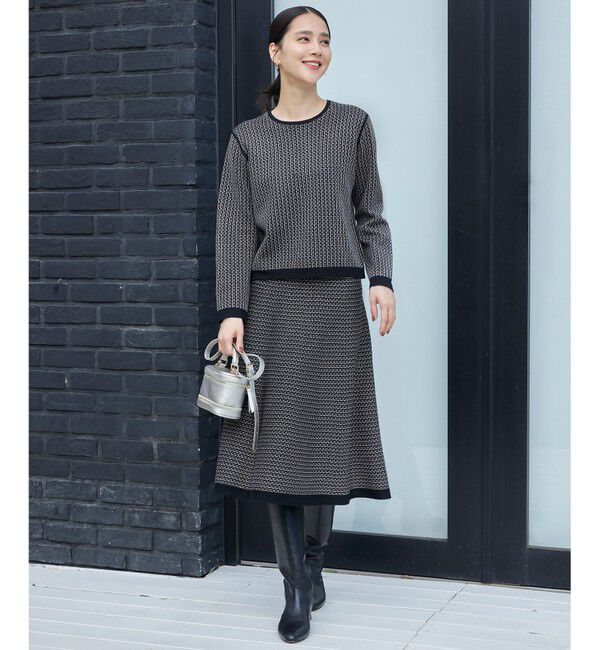 自由区「【WEB限定カラーあり・洗える】リバーシブルニット セットアップ(プルオーバー&times;フレアスカート)」|スーツ|