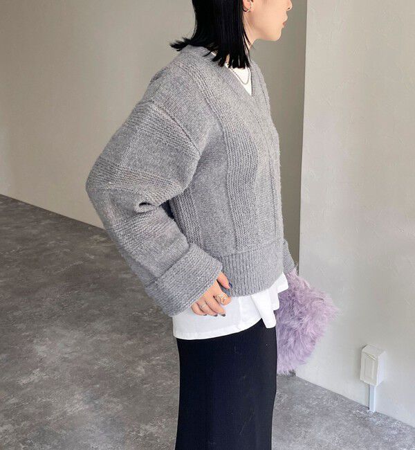 fredy emue「ブークレニットVネックプルオーバー」|ニット・セーター|