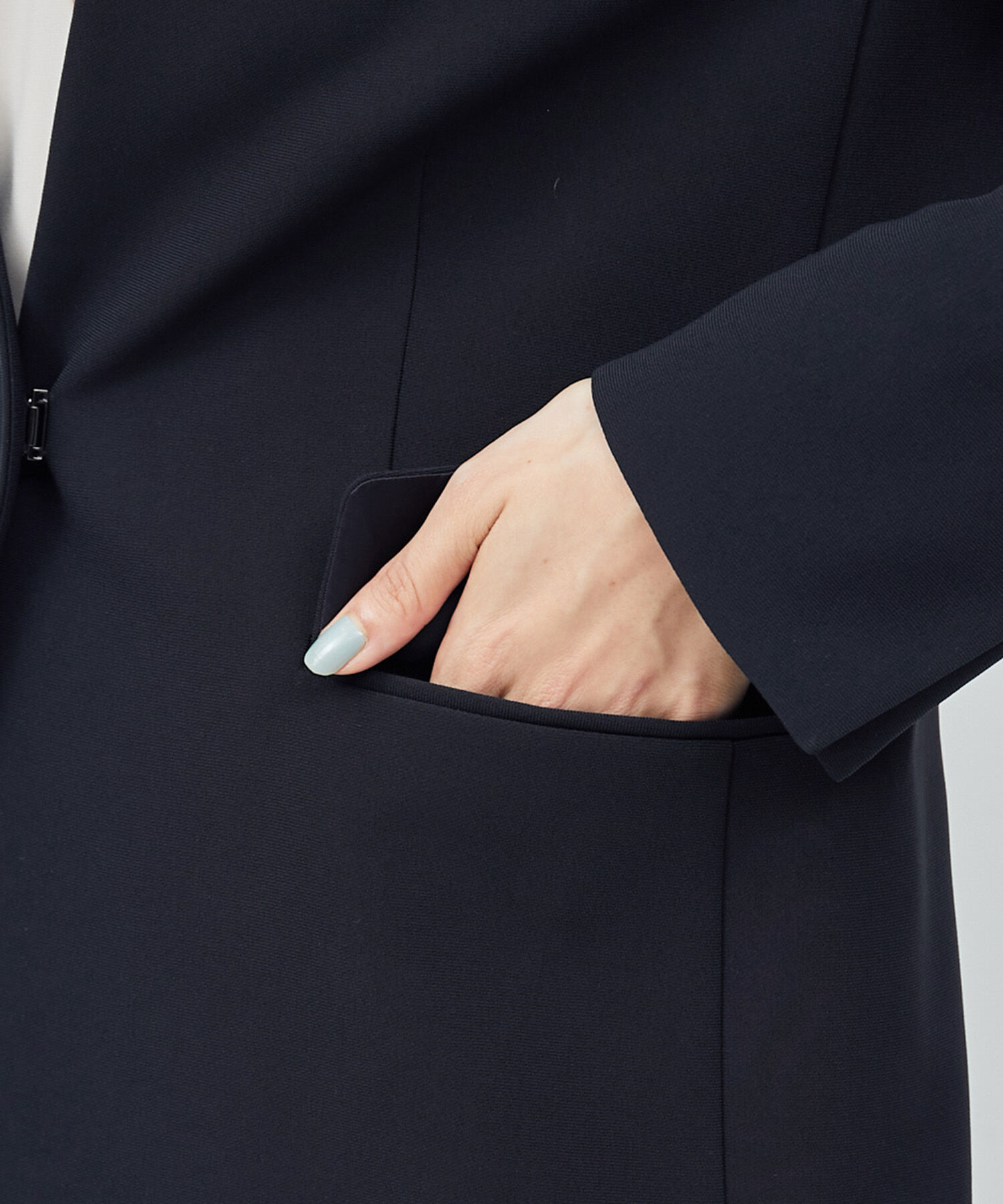 ROPE「トリアセテートダブルクロスVネックジャケット【セレモニー/通勤対応】【洗える】」|ノーカラージャケット|