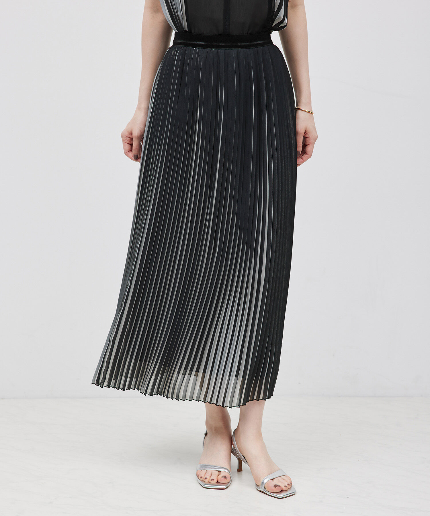 ROPE「プリーツスカート（バイカラー/無地）【メディア掲載】」|スカート|ブラック系(02)