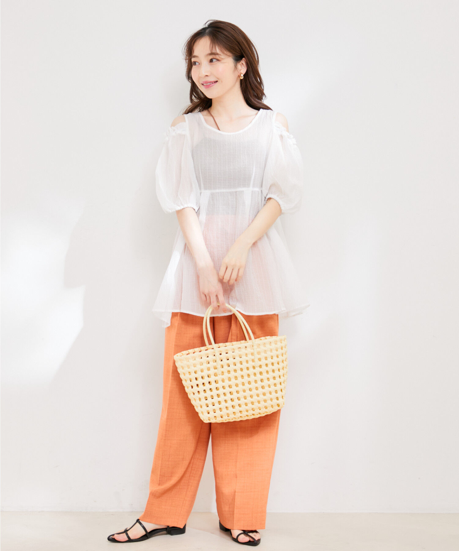 VIS「【洗える】アシンメトリークロスストラップキャミソール」|キャミソール|