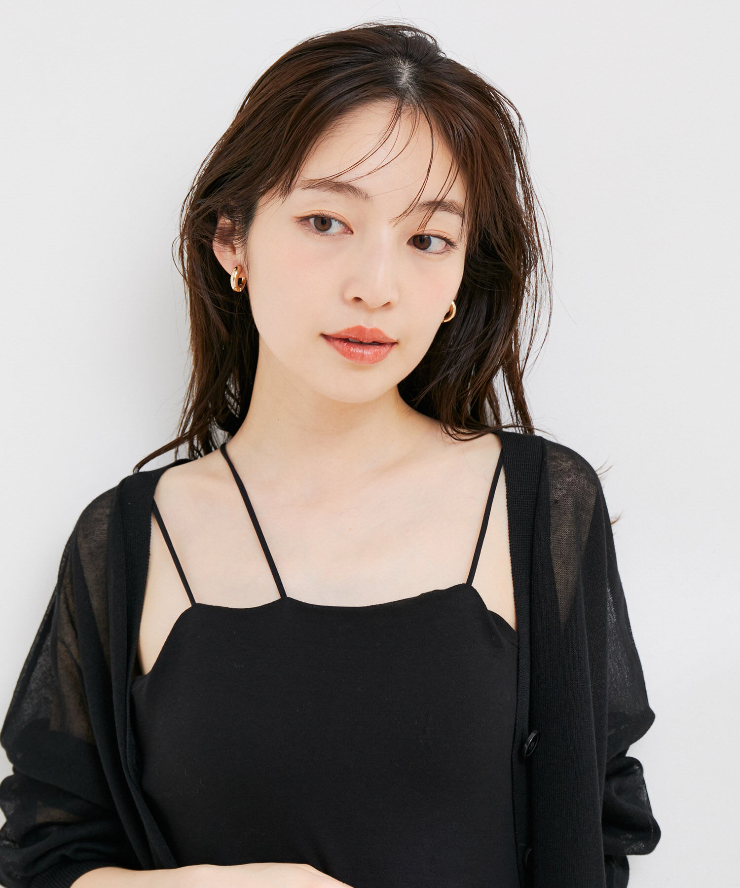 VIS「【洗える】アシンメトリークロスストラップキャミソール」|キャミソール|