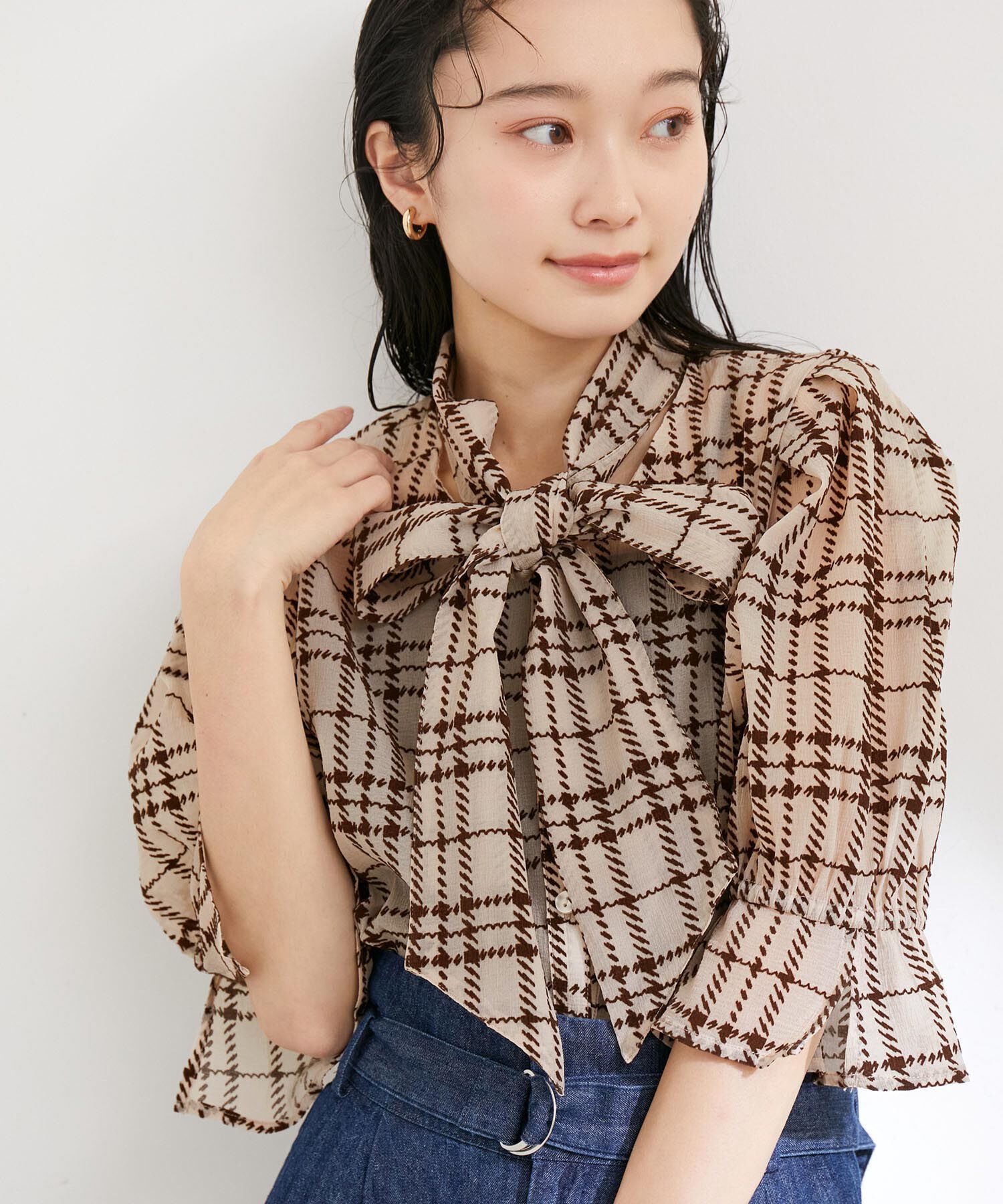 VIS「【選べる素材】アソートボウタイリボンブラウス」|シャツ・ブラウス|