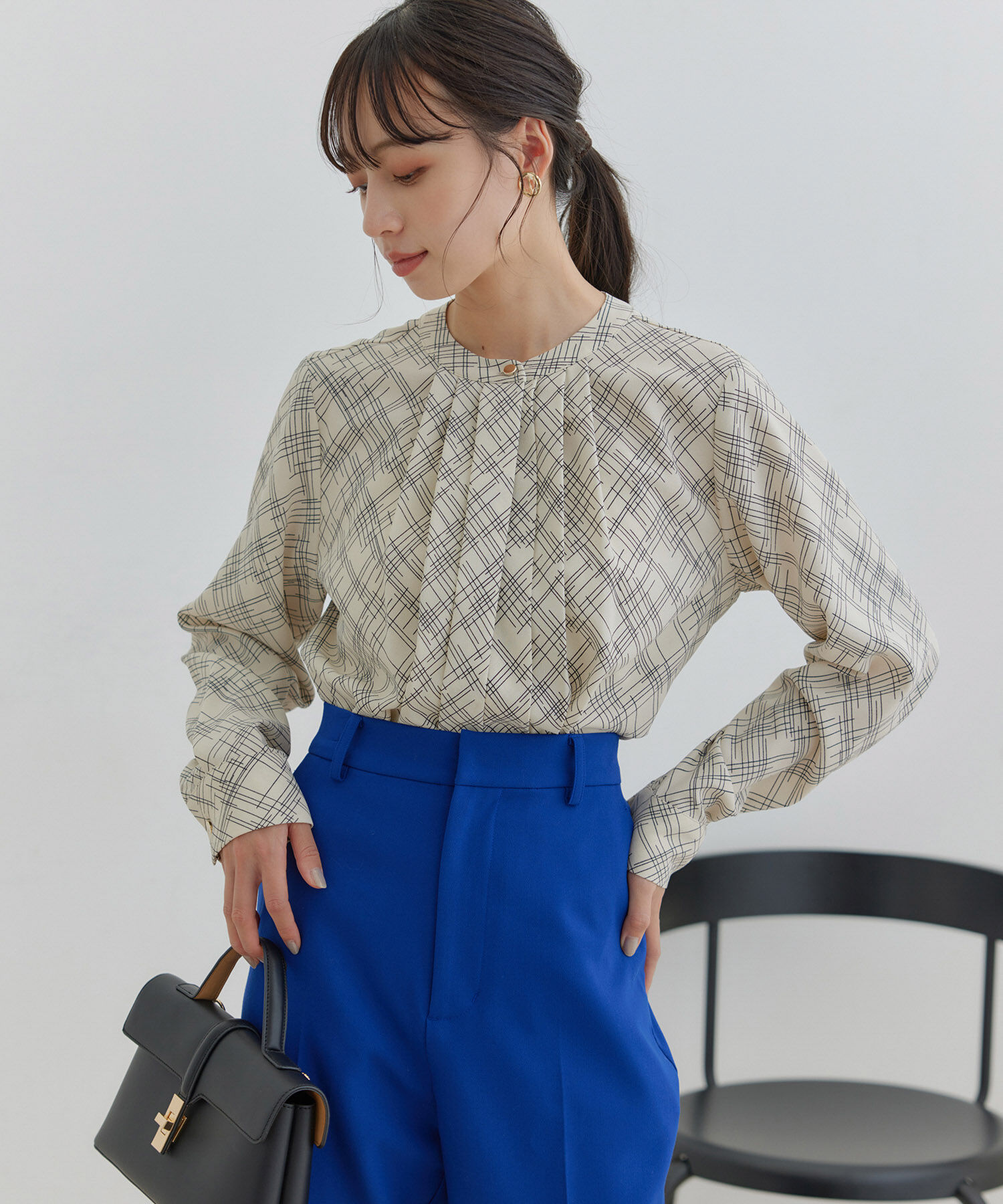 VIS「【防シワ・洗える】フロントタック長袖ブラウス」|シャツ・ブラウス|